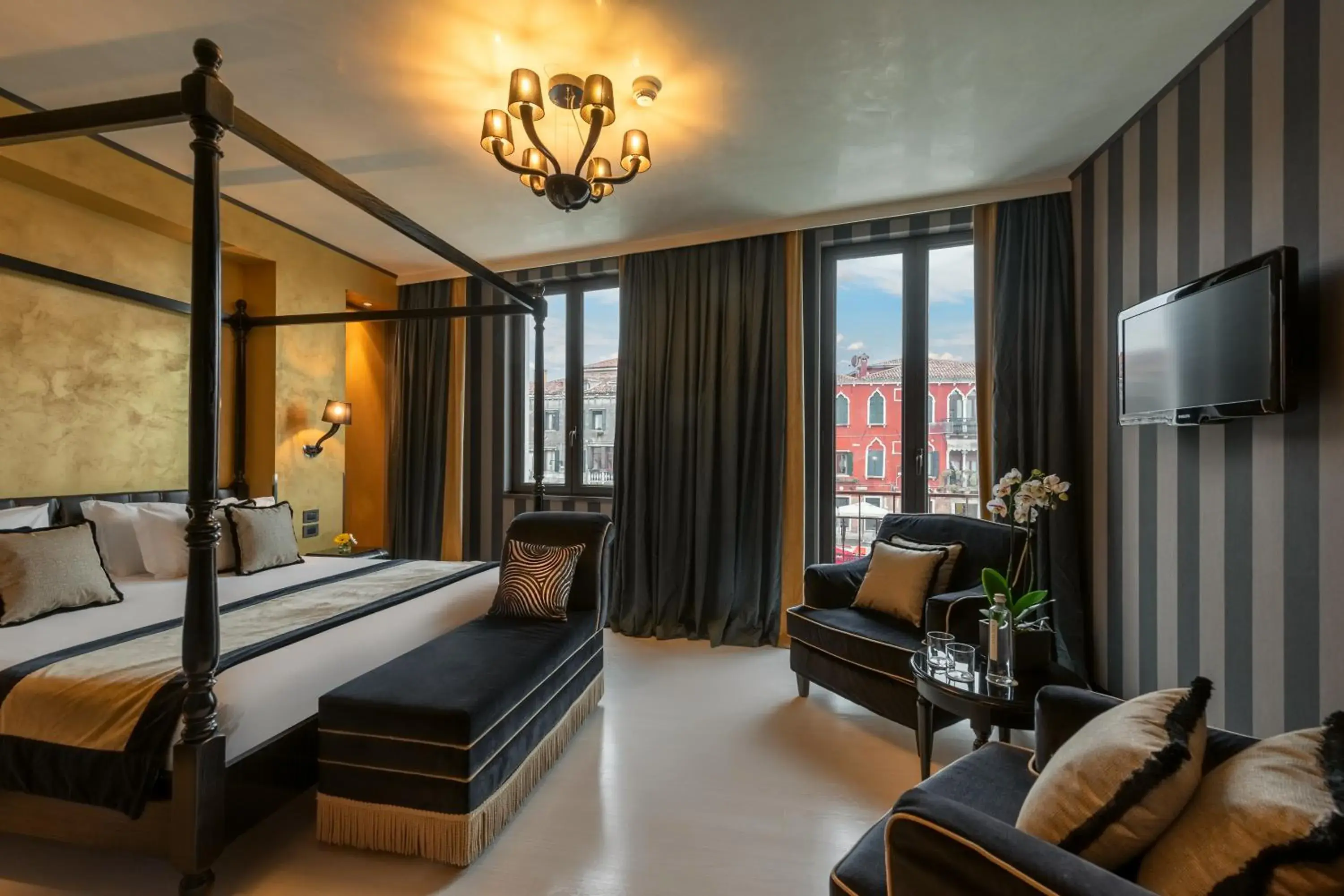 Bedroom, Bed in Carnival Palace - Venice Collection Bedroom, Bed in Carnival Palace - Venice Collection