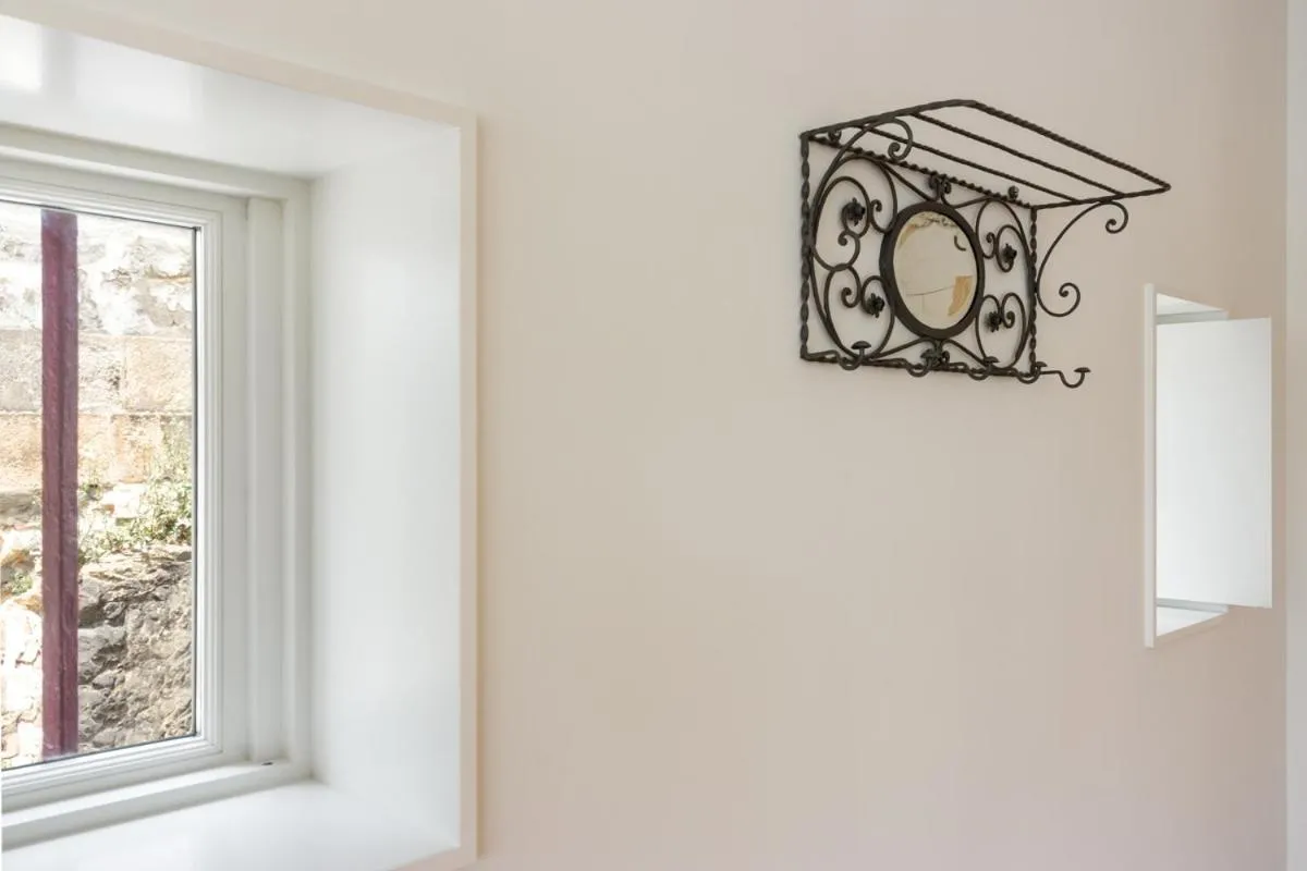 Decorative detail in Douro River Studios