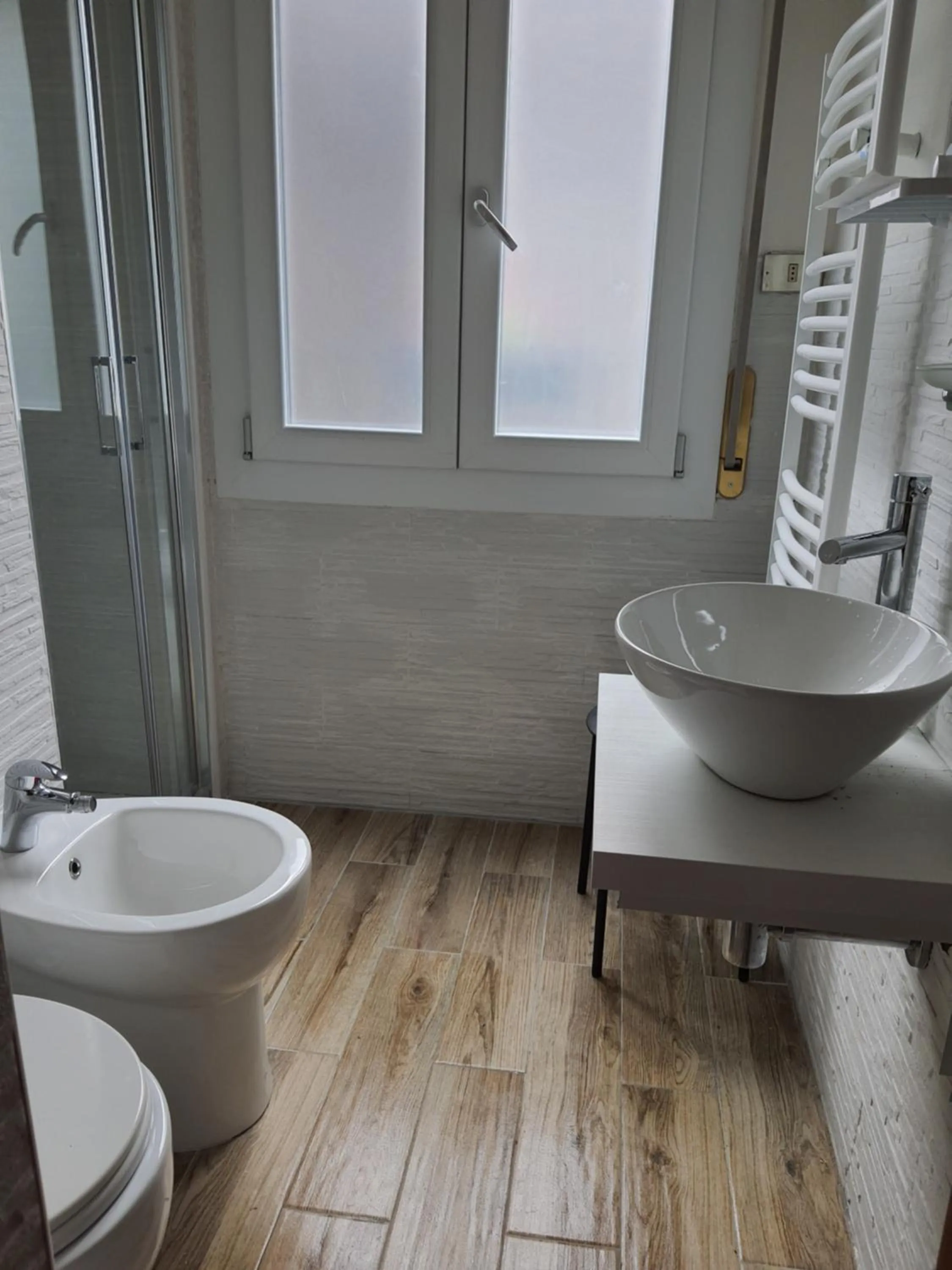 Bathroom in hotel Bologna