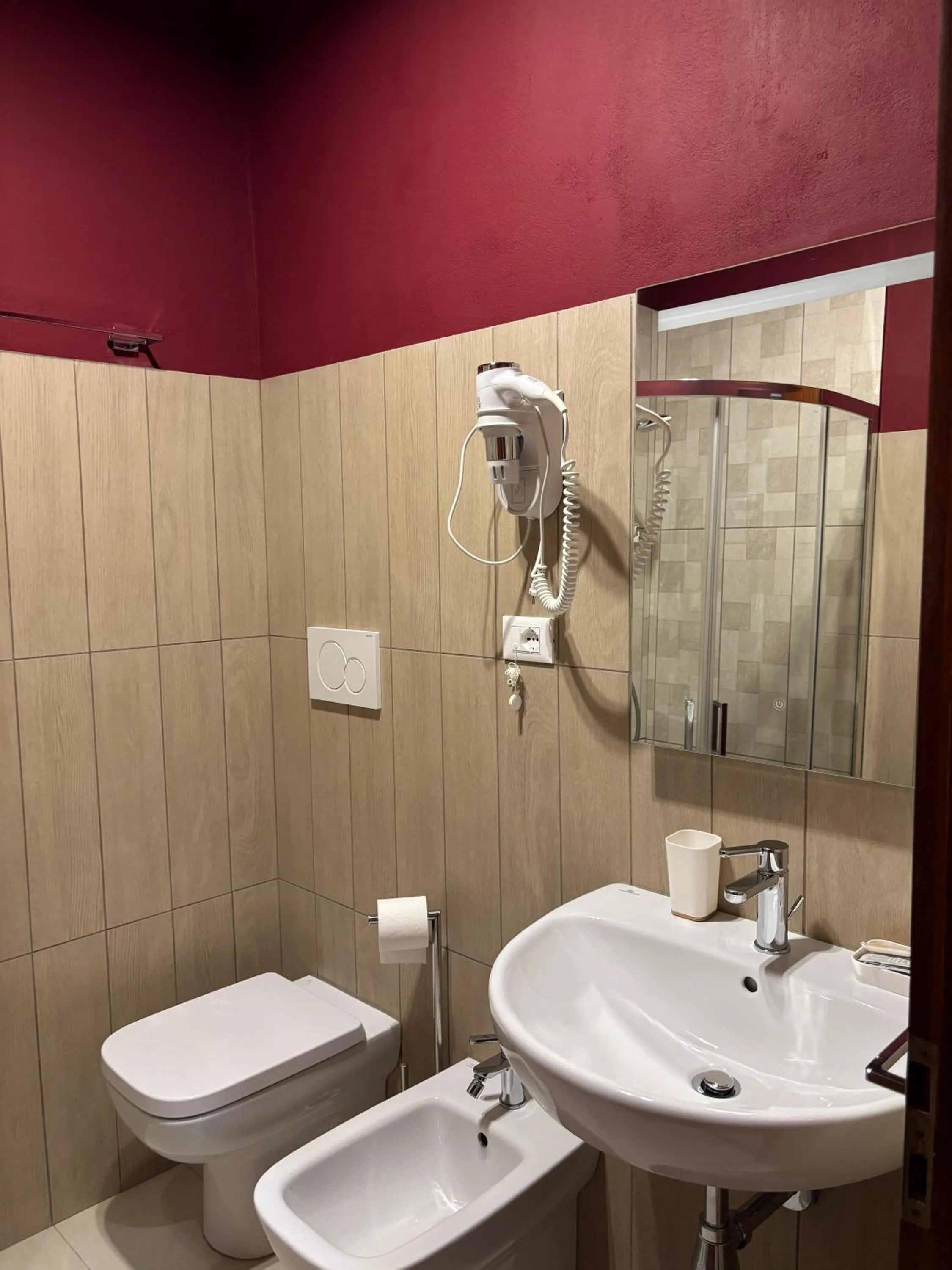 Bathroom in hotel Bologna