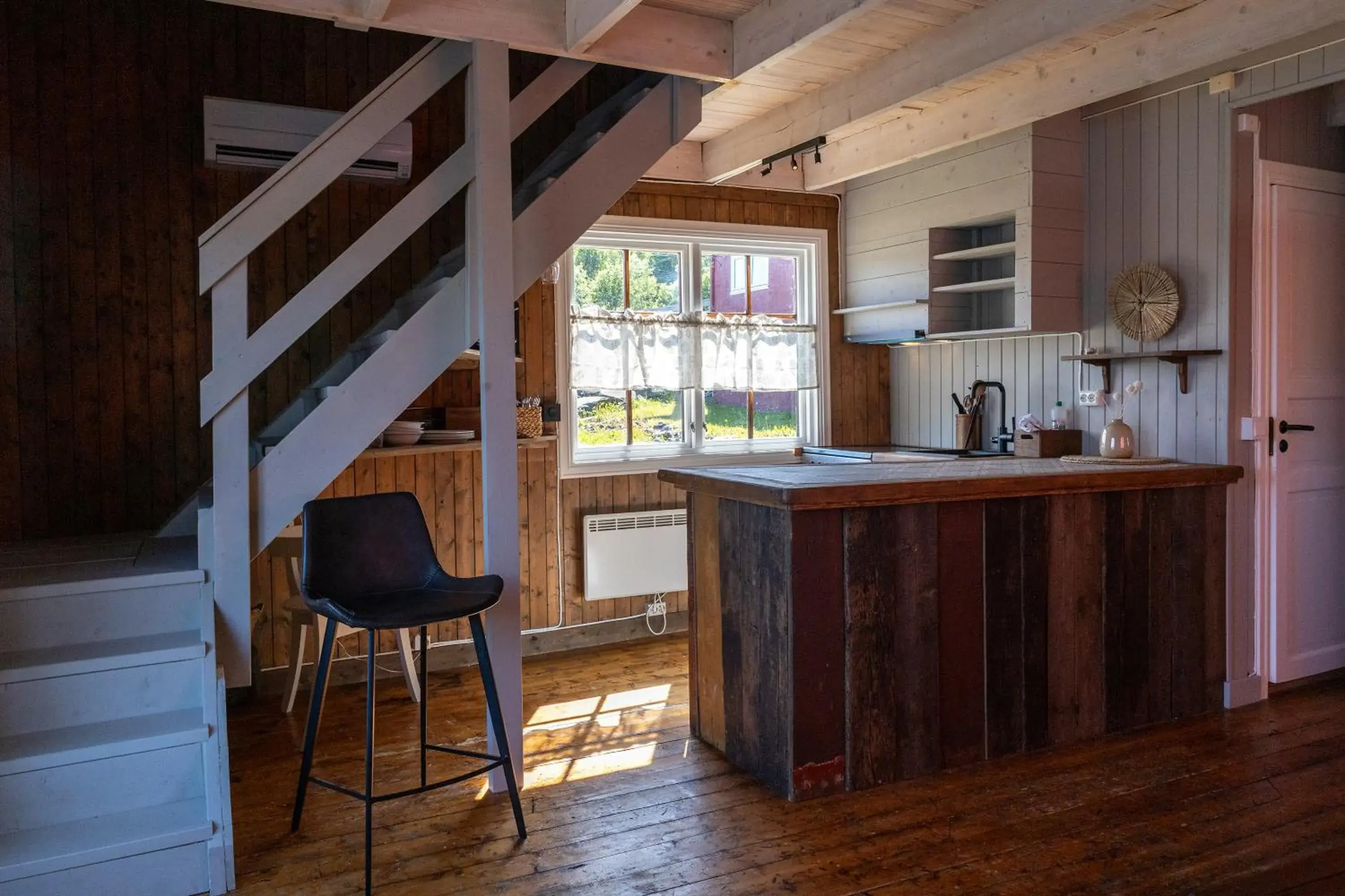 Kitchen or kitchenette in Statsbuene i Kabelvåg Kitchen or kitchenette in Statsbuene i Kabelvåg