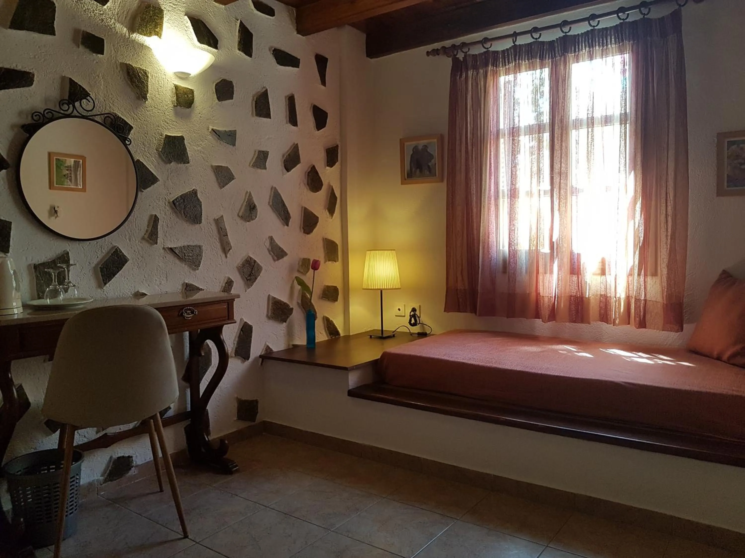 Living room, Bed in Abelonas Village