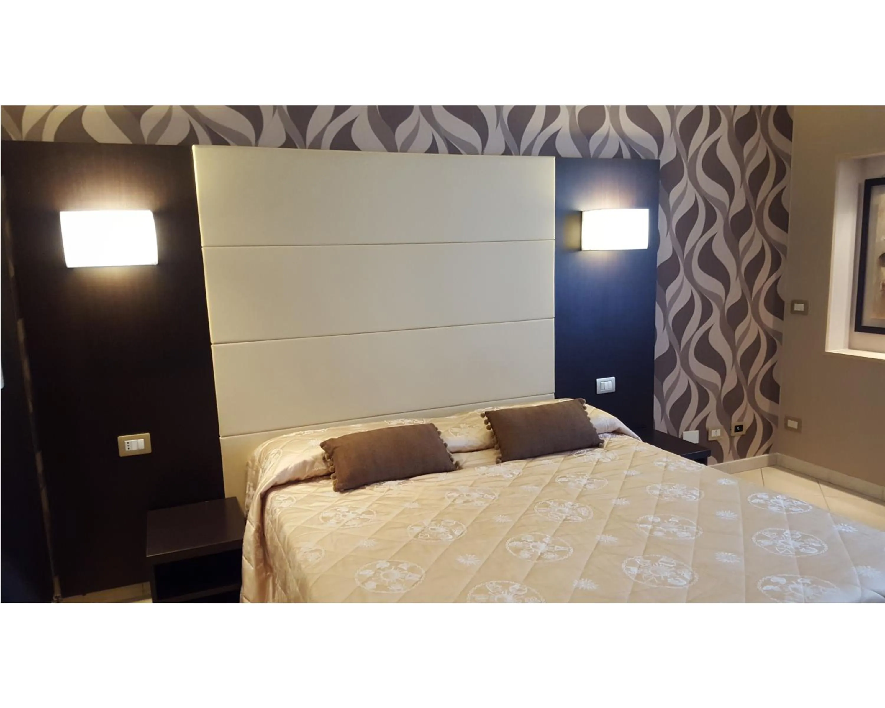 Photo of the whole room, Bed in B&B Emozioni Romane