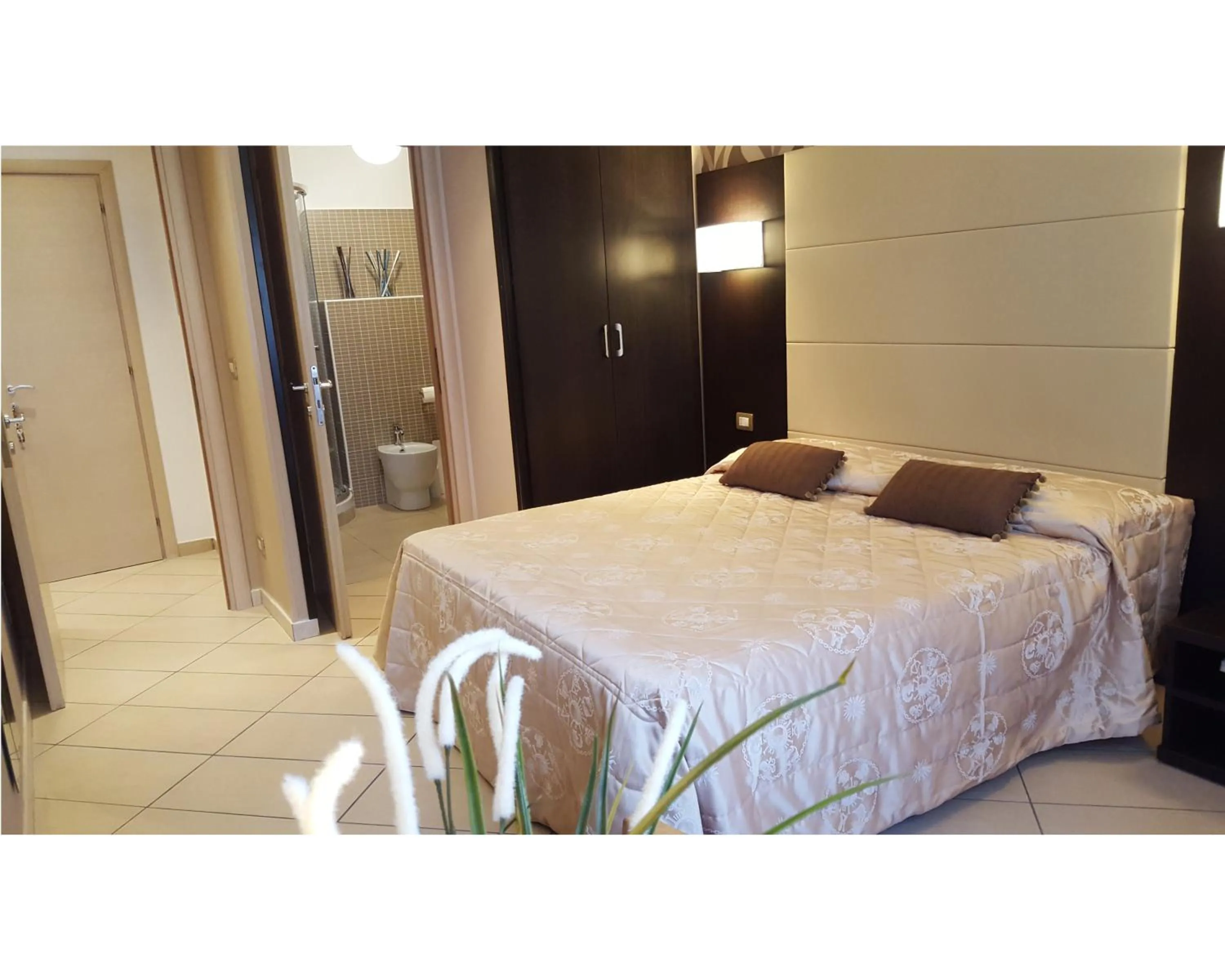 Photo of the whole room, Bed in B&B Emozioni Romane