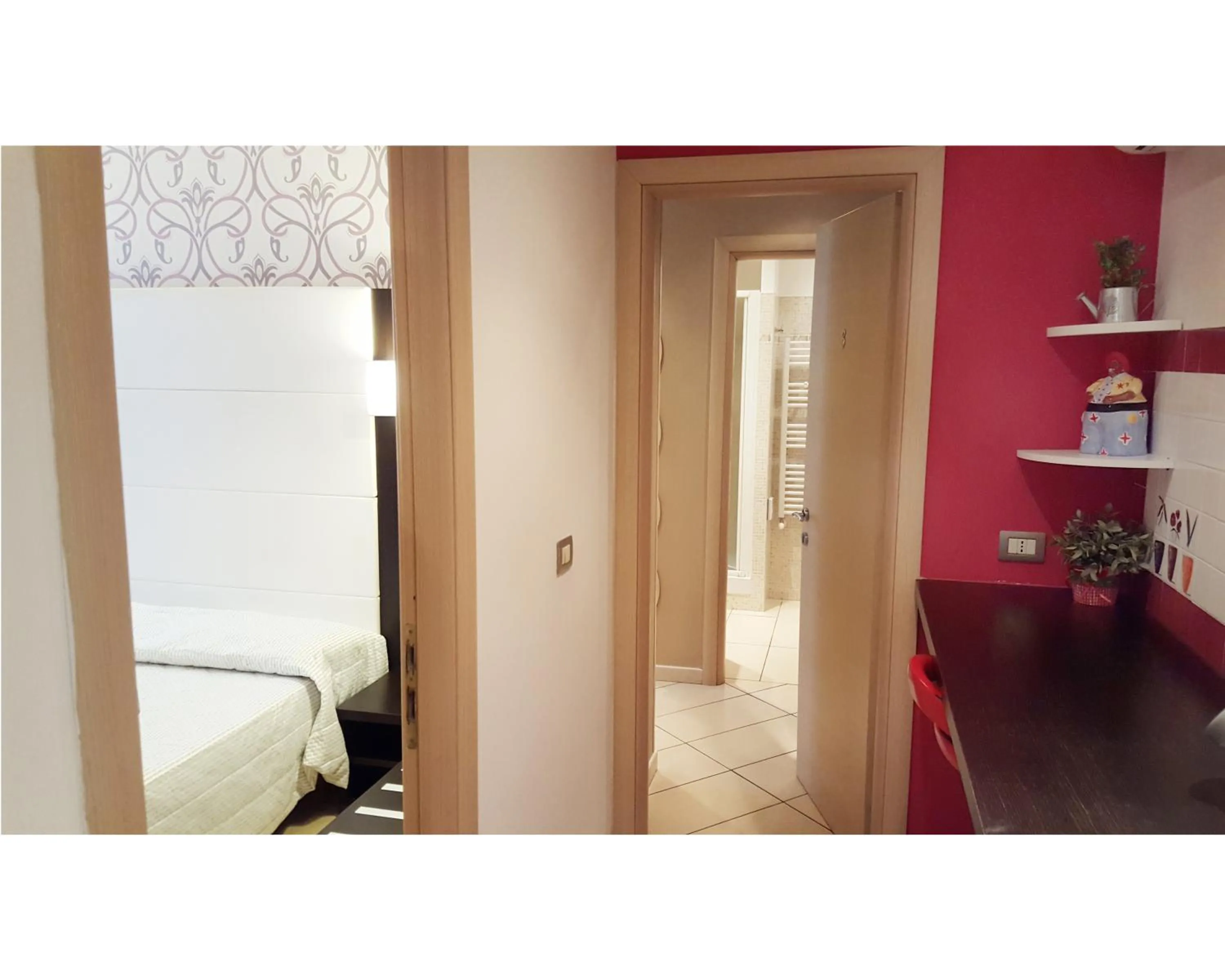 Decorative detail, Bed in B&B Emozioni Romane