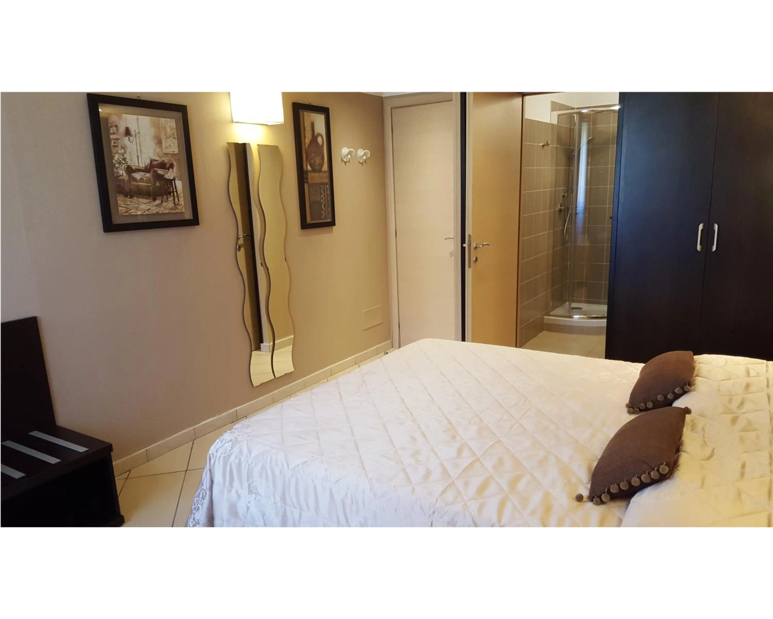 Photo of the whole room, Bed in B&B Emozioni Romane