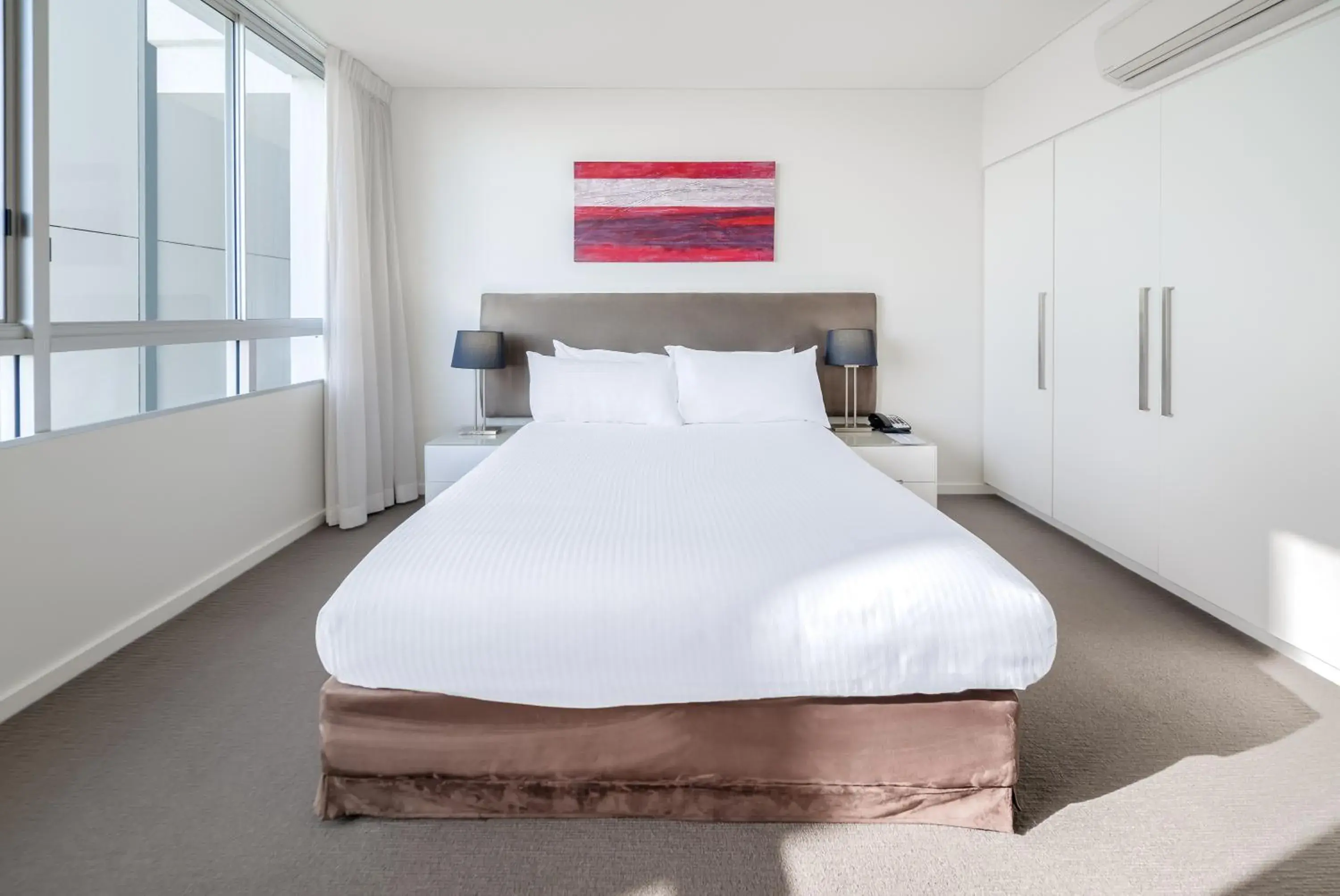 Bed in Oaks Nelson Bay Lure Suites Bed in Oaks Nelson Bay Lure Suites