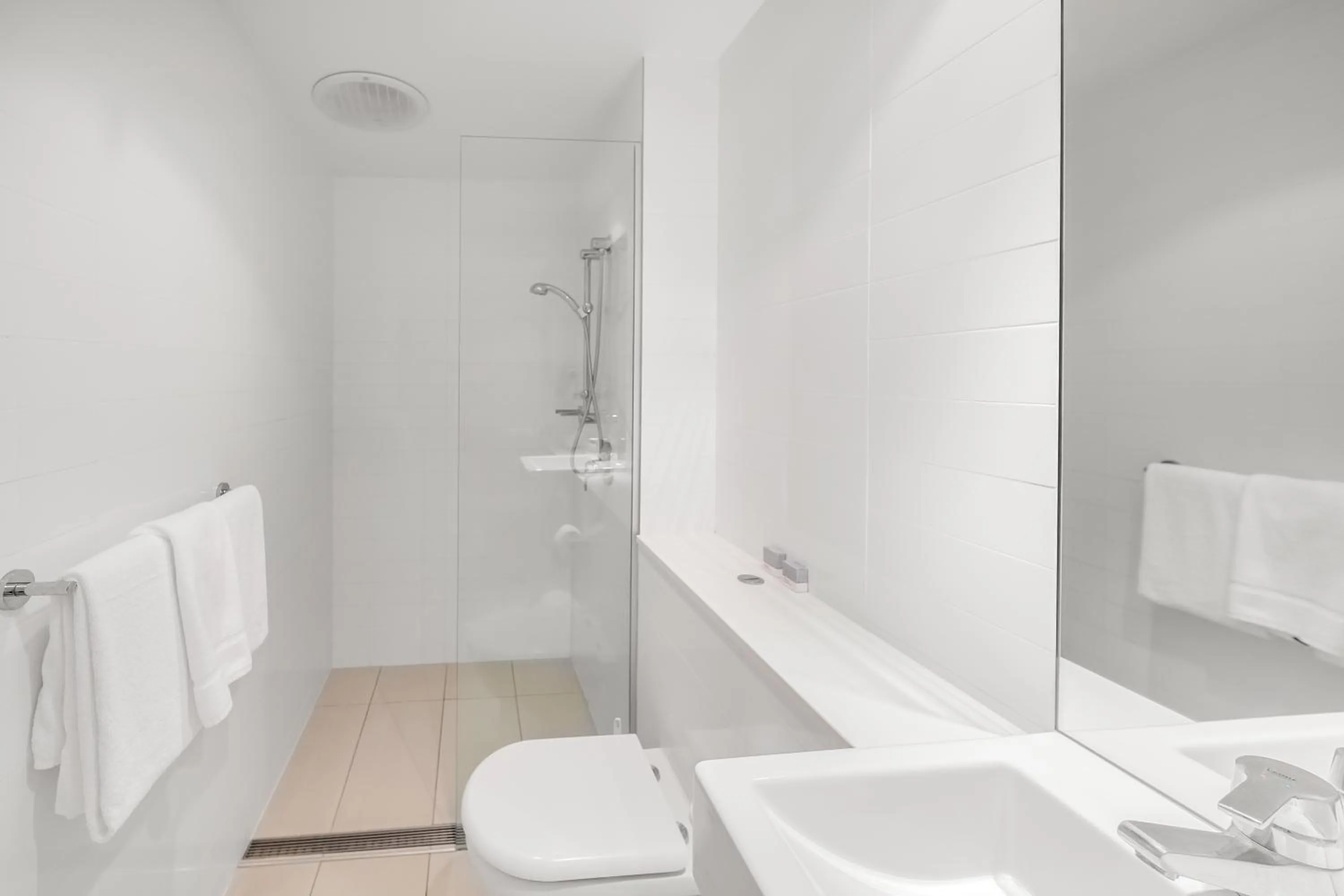 Toilet in Oaks Nelson Bay Lure Suites