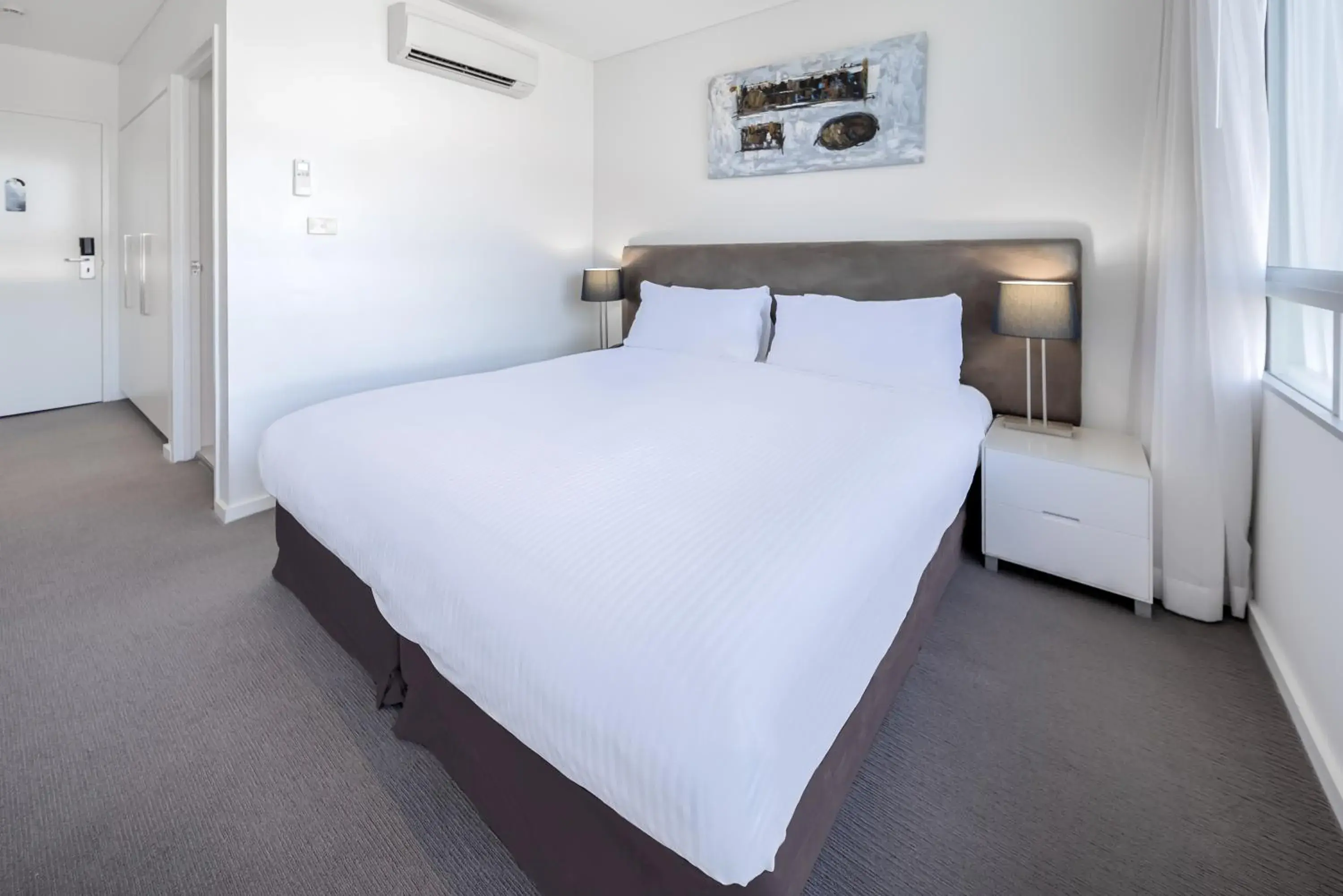 Bed in Oaks Nelson Bay Lure Suites Bed in Oaks Nelson Bay Lure Suites