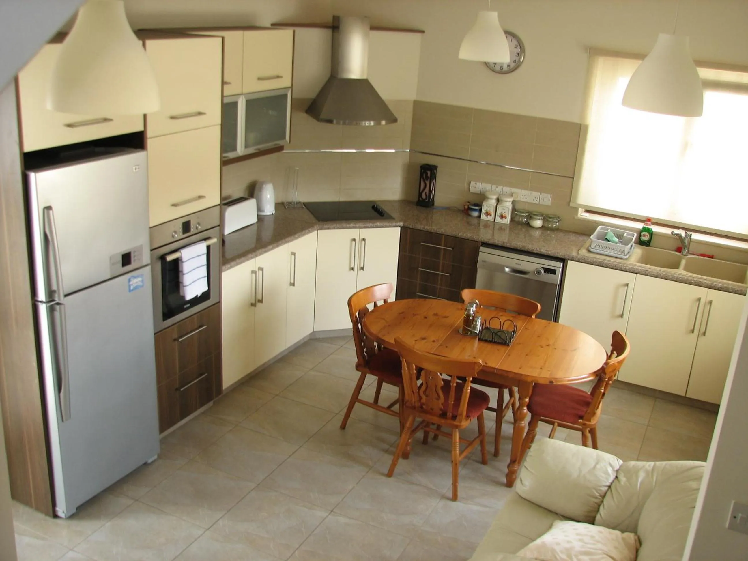 Dining area in Hill View Hotel Apartments