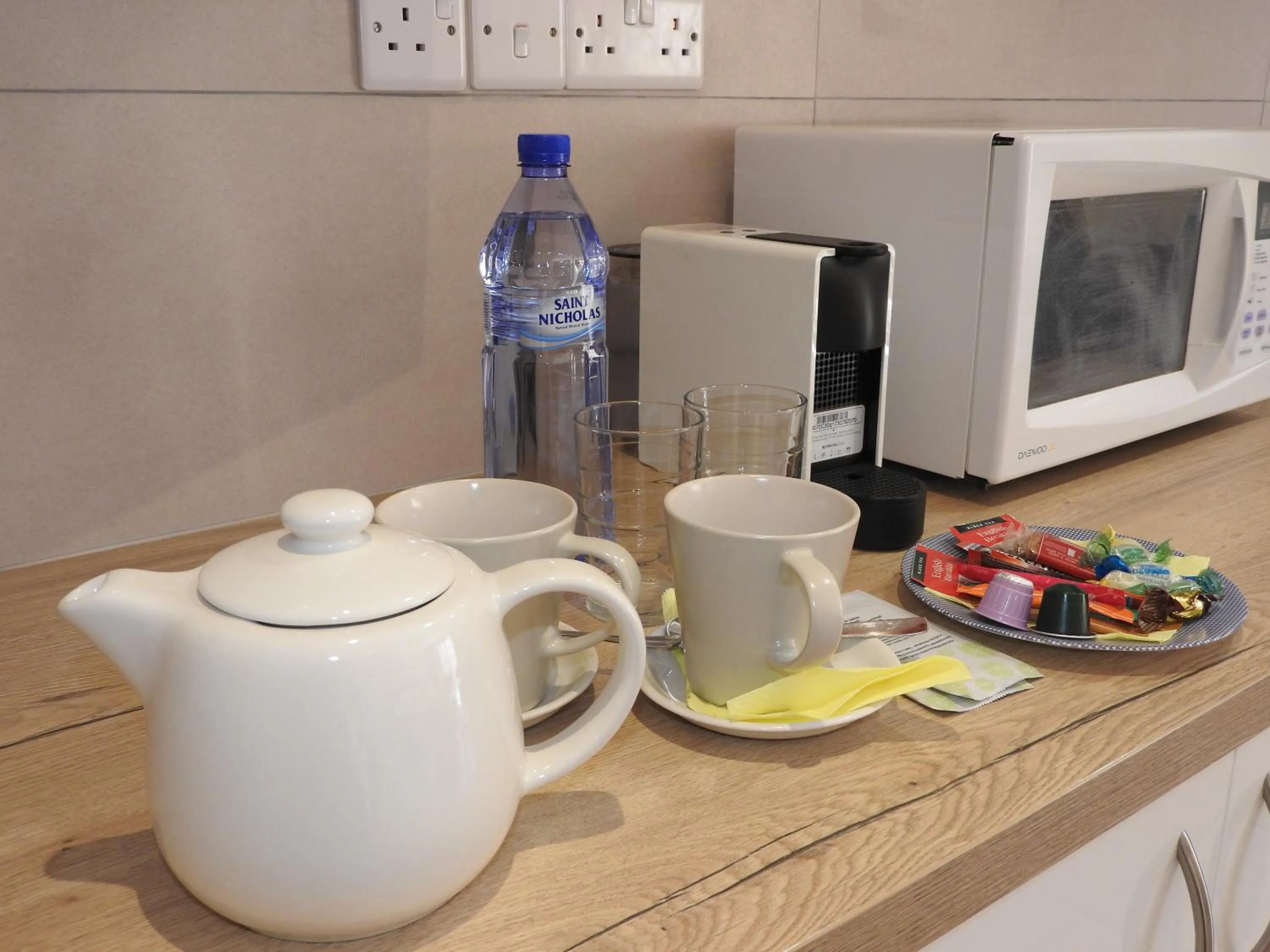 Coffee/tea facilities in Hill View Hotel Apartments