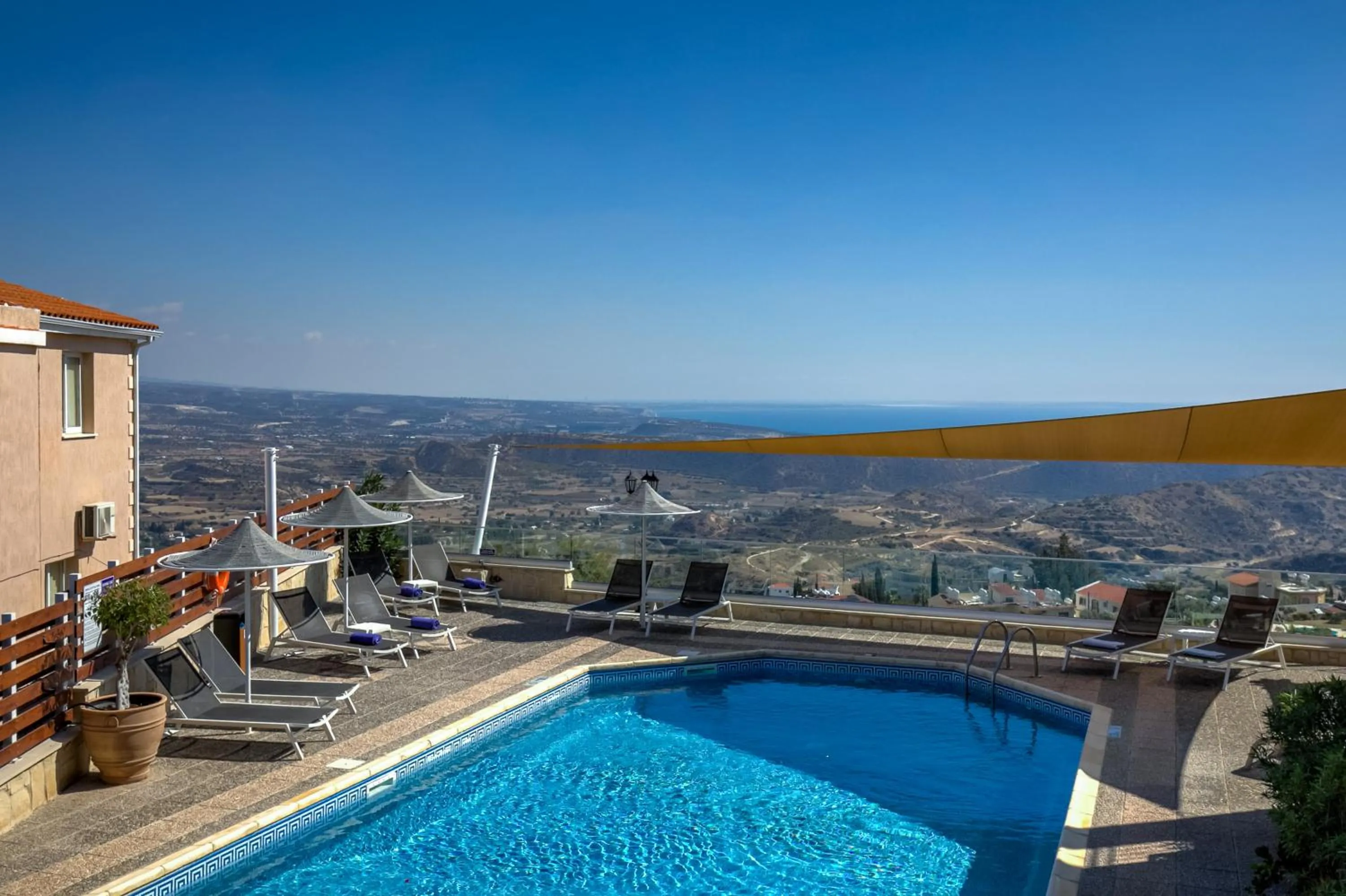 Hill View Hotel Apartments