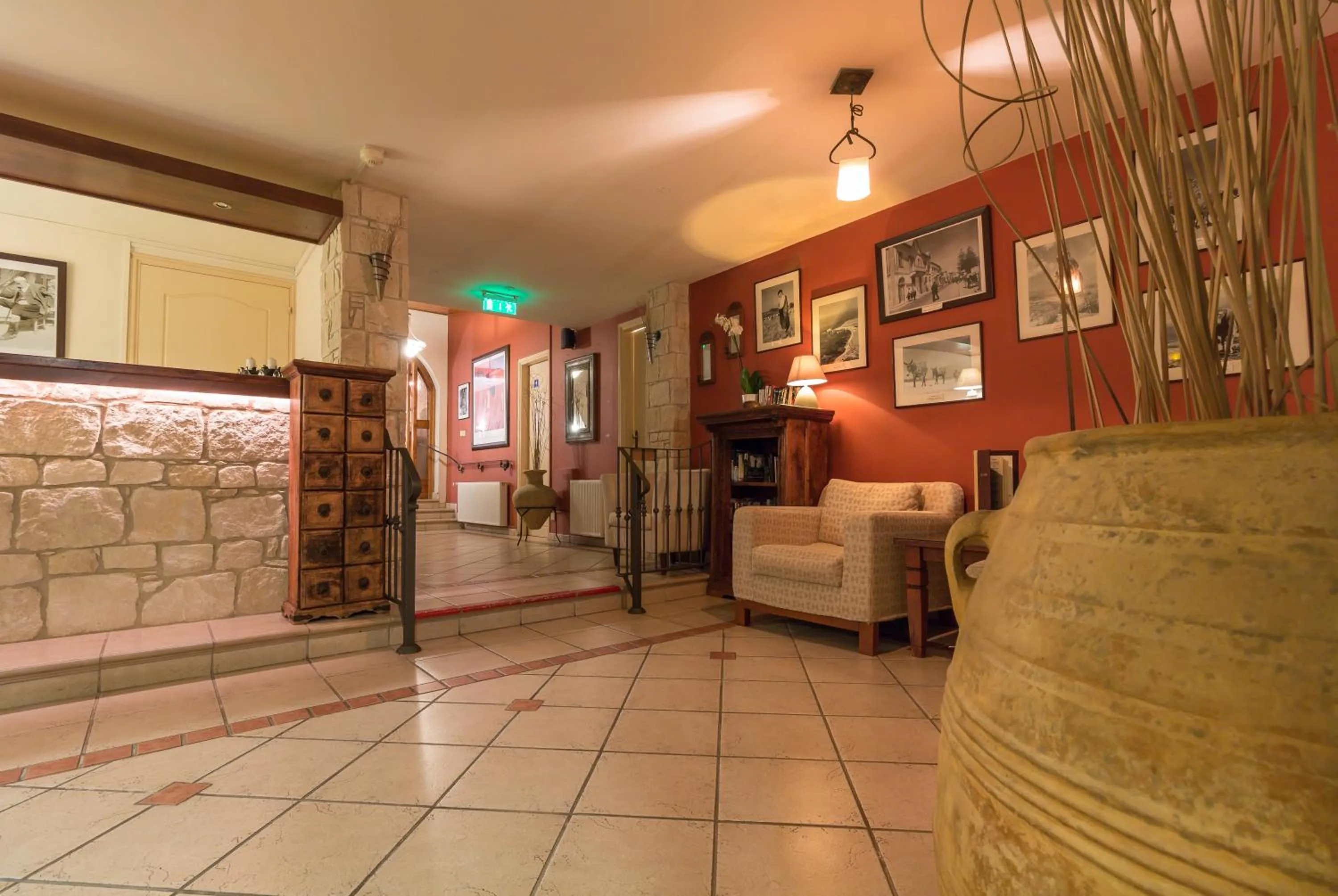 Lobby or reception in Hill View Hotel Apartments