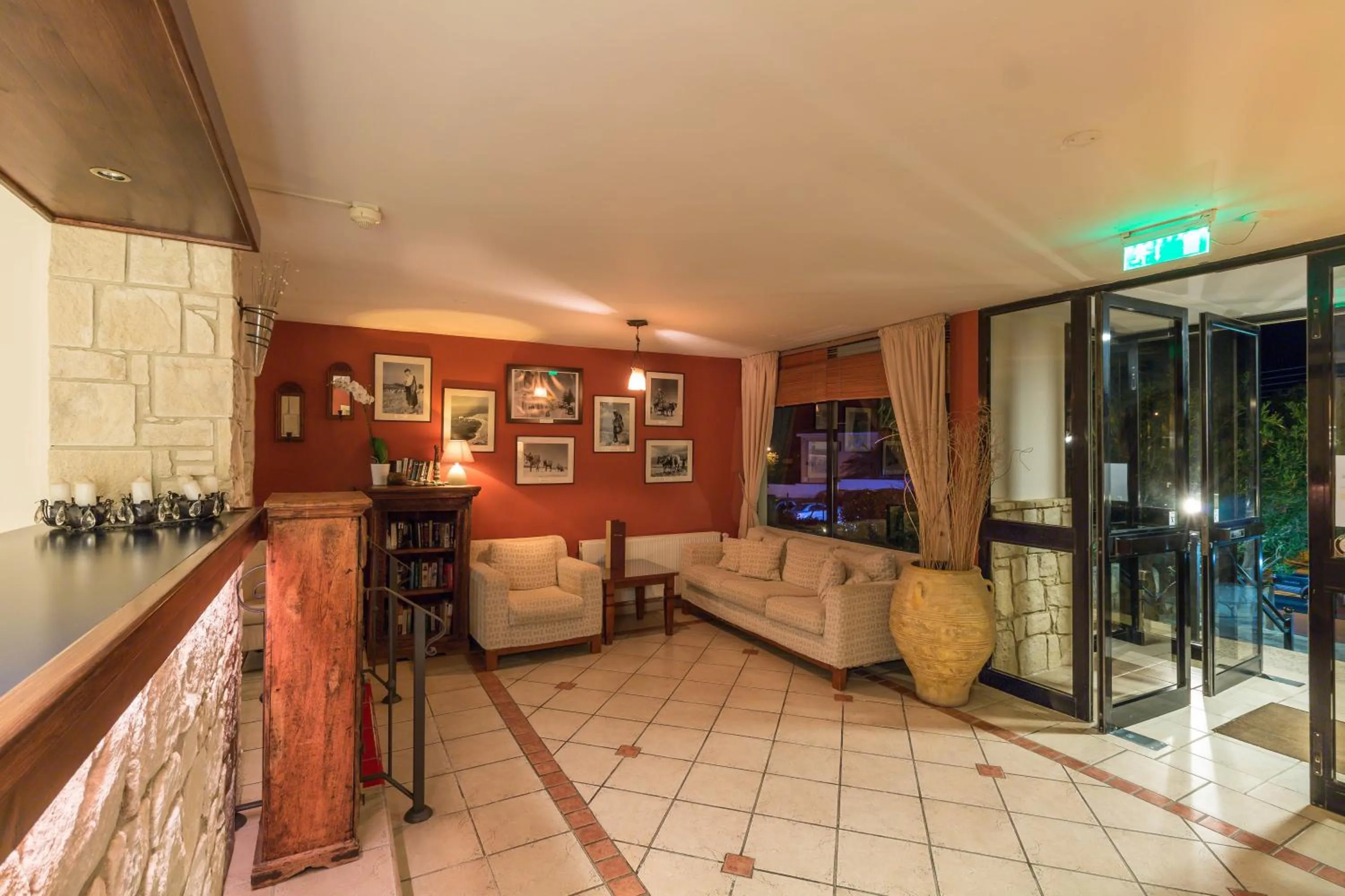 Lobby or reception in Hill View Hotel Apartments