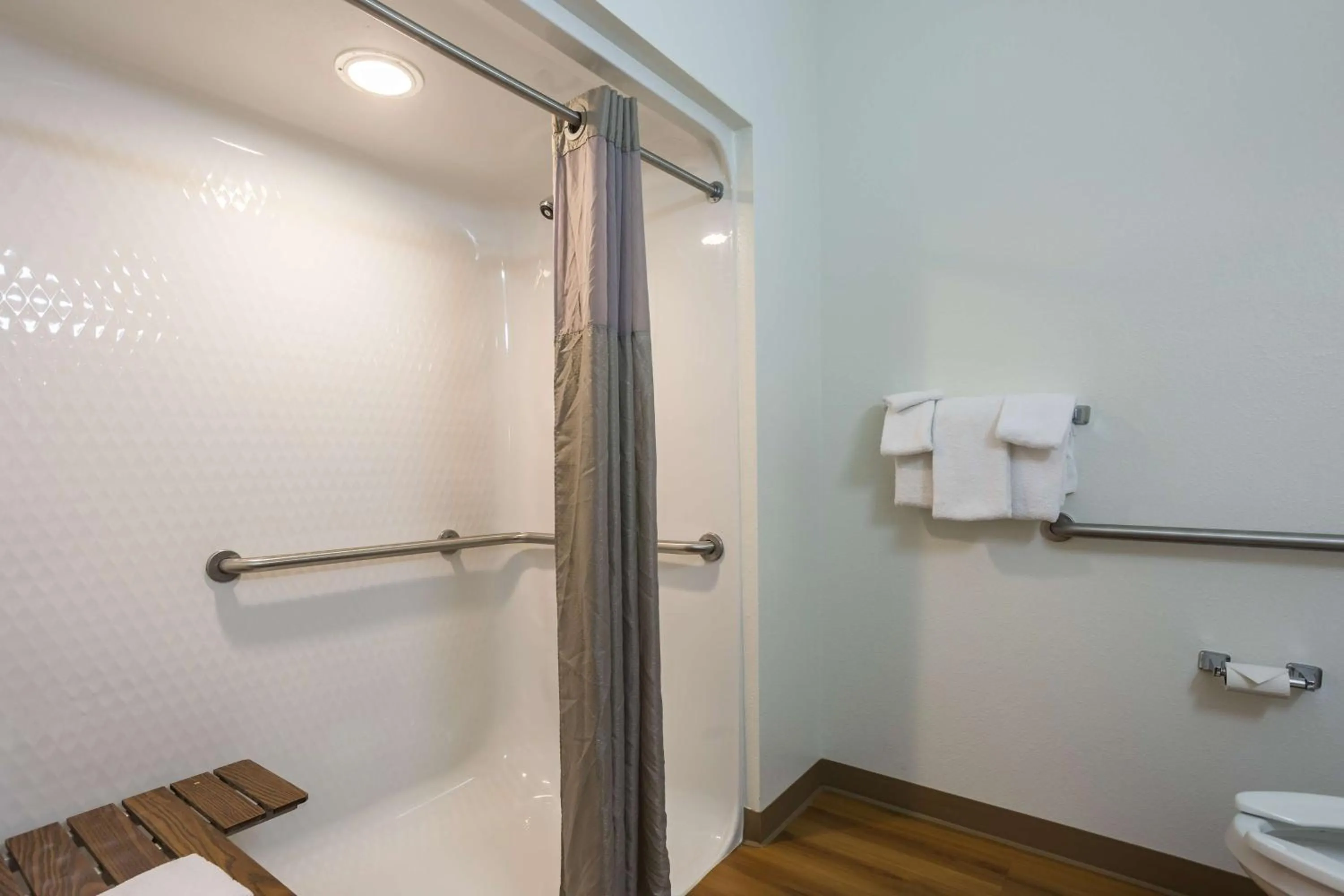 Bathroom in Motel 6 Dale, Indiana Near Holiday World and Splashing safari#Central Time #I64 Highway