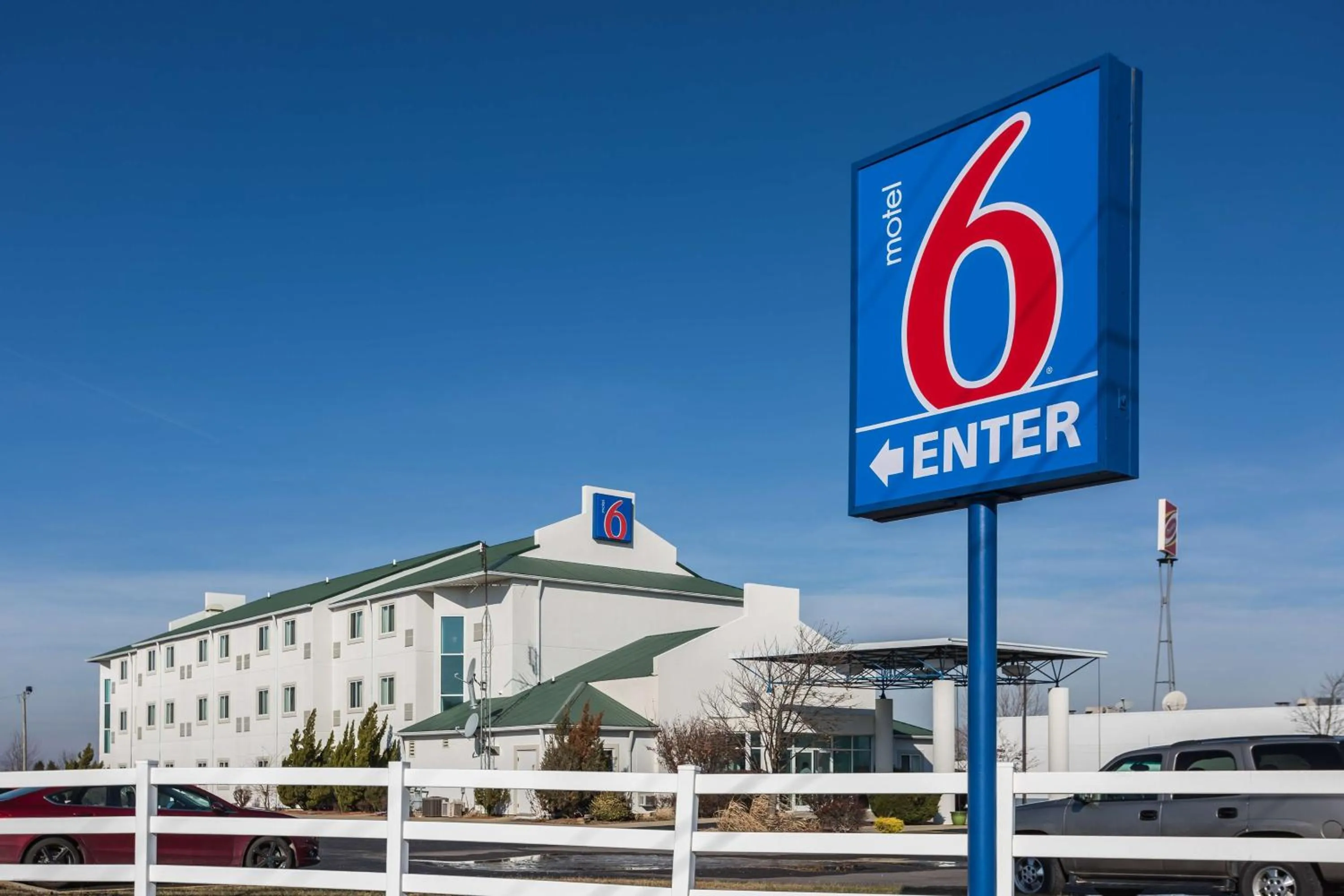 Motel 6 Dale, Indiana Near Holiday World and Splashing safari#Central Time #I64 Highway