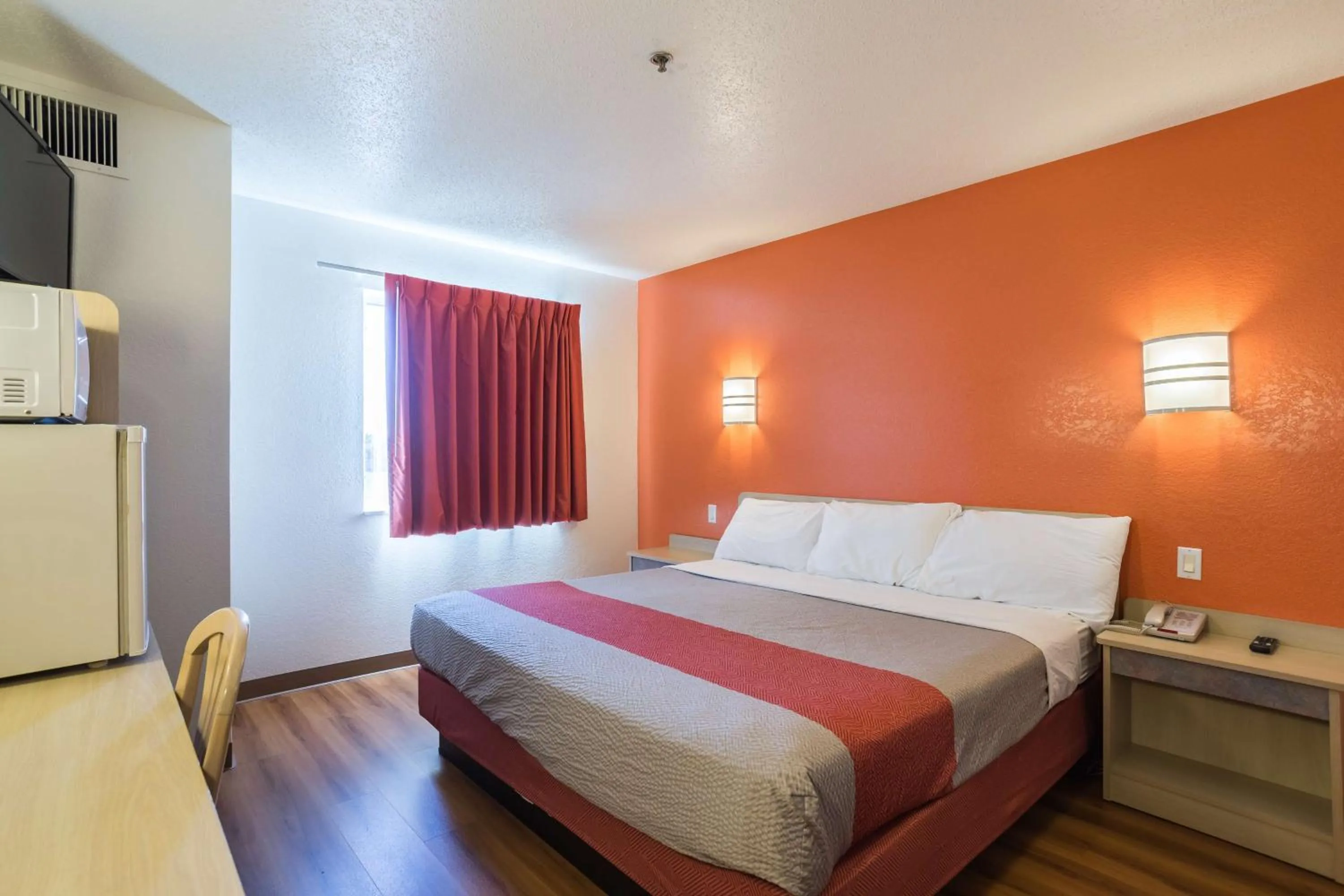 Photo of the whole room, Bed in Motel 6 Dale, Indiana Near Holiday World and Splashing safari#Central Time #I64 Highway