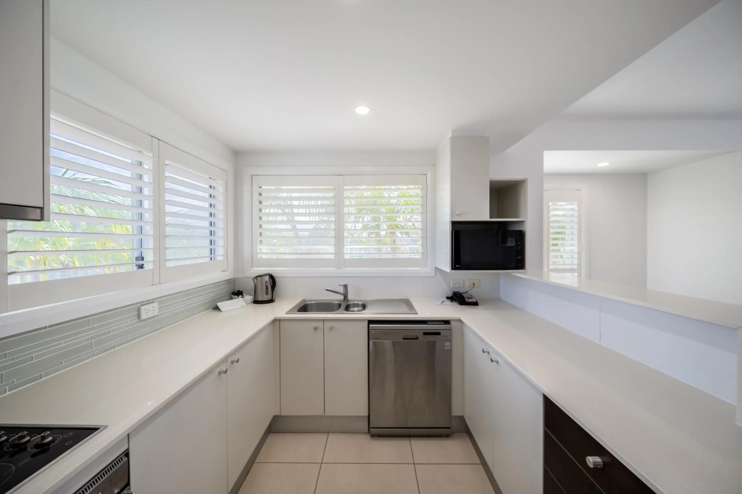 Kitchen or kitchenette in Oaks Port Stephens Pacific Blue Resort