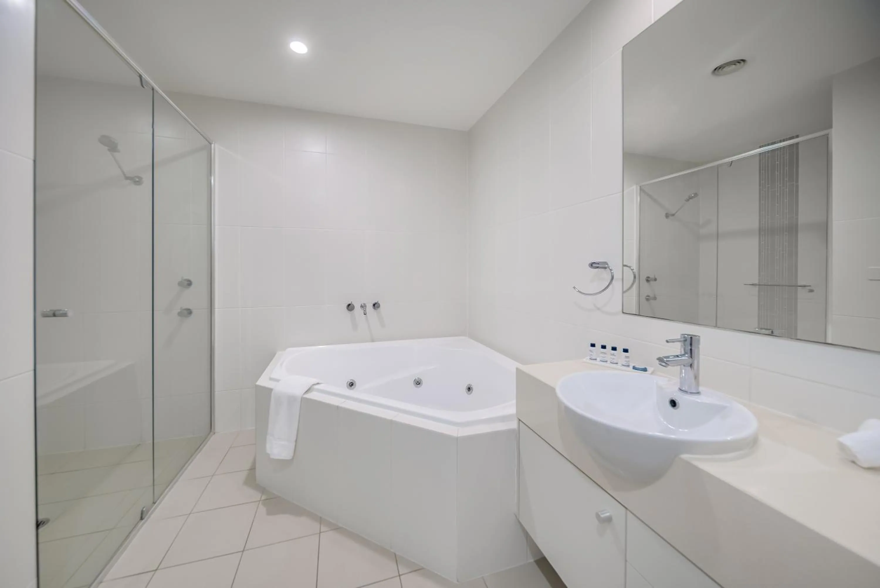 Bathroom in Oaks Port Stephens Pacific Blue Resort