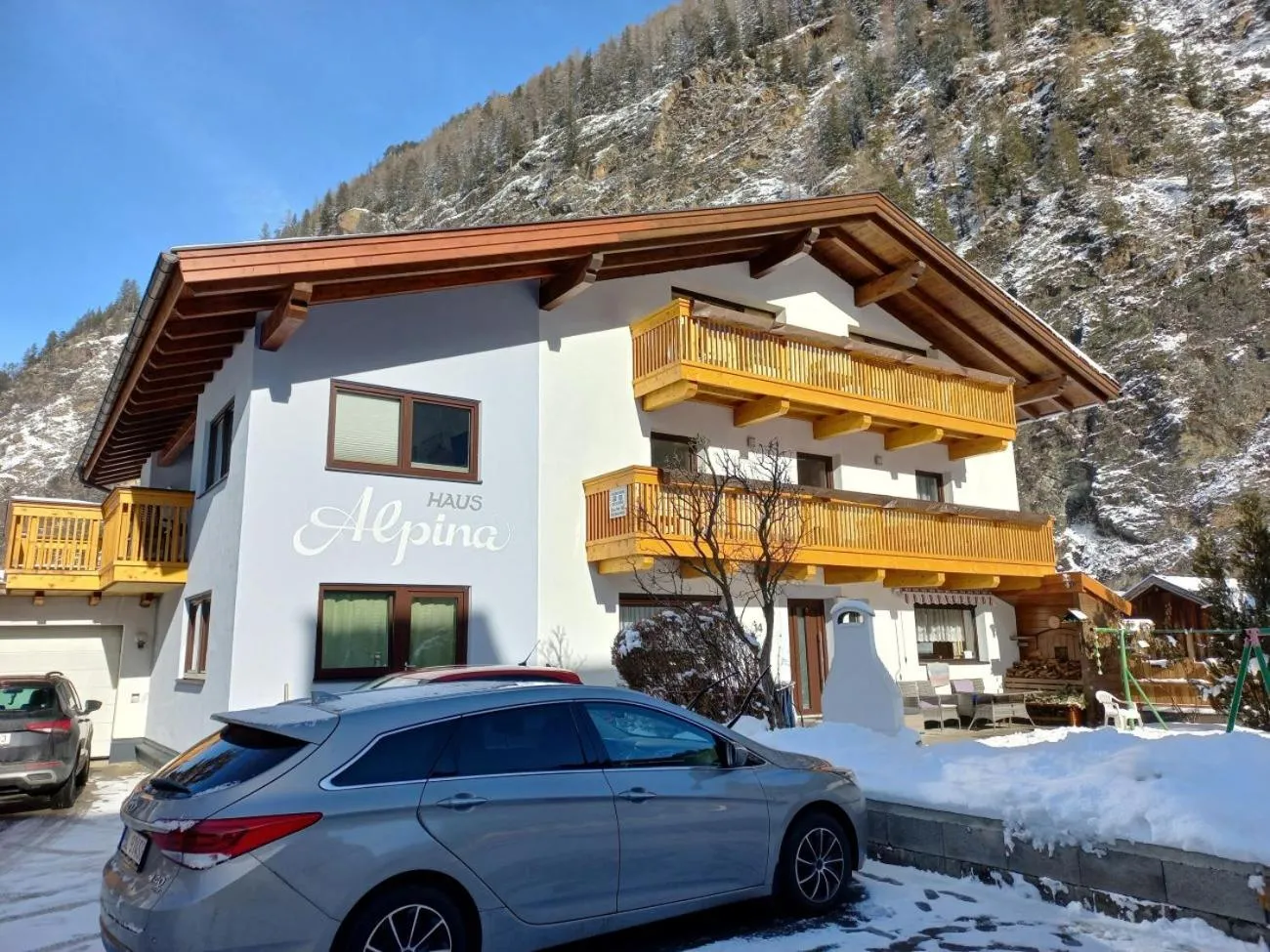 Property building in Haus Alpina