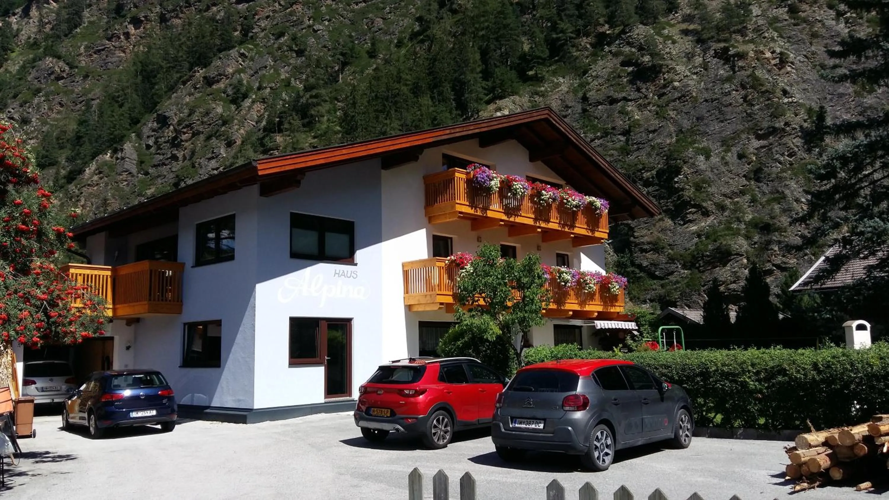 Property building in Haus Alpina