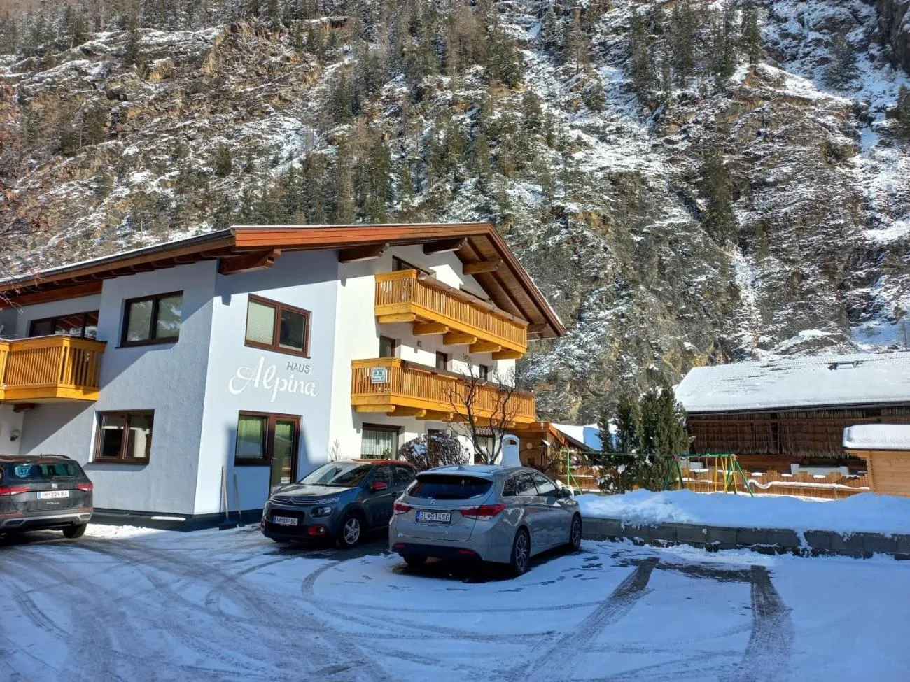 Property building in Haus Alpina