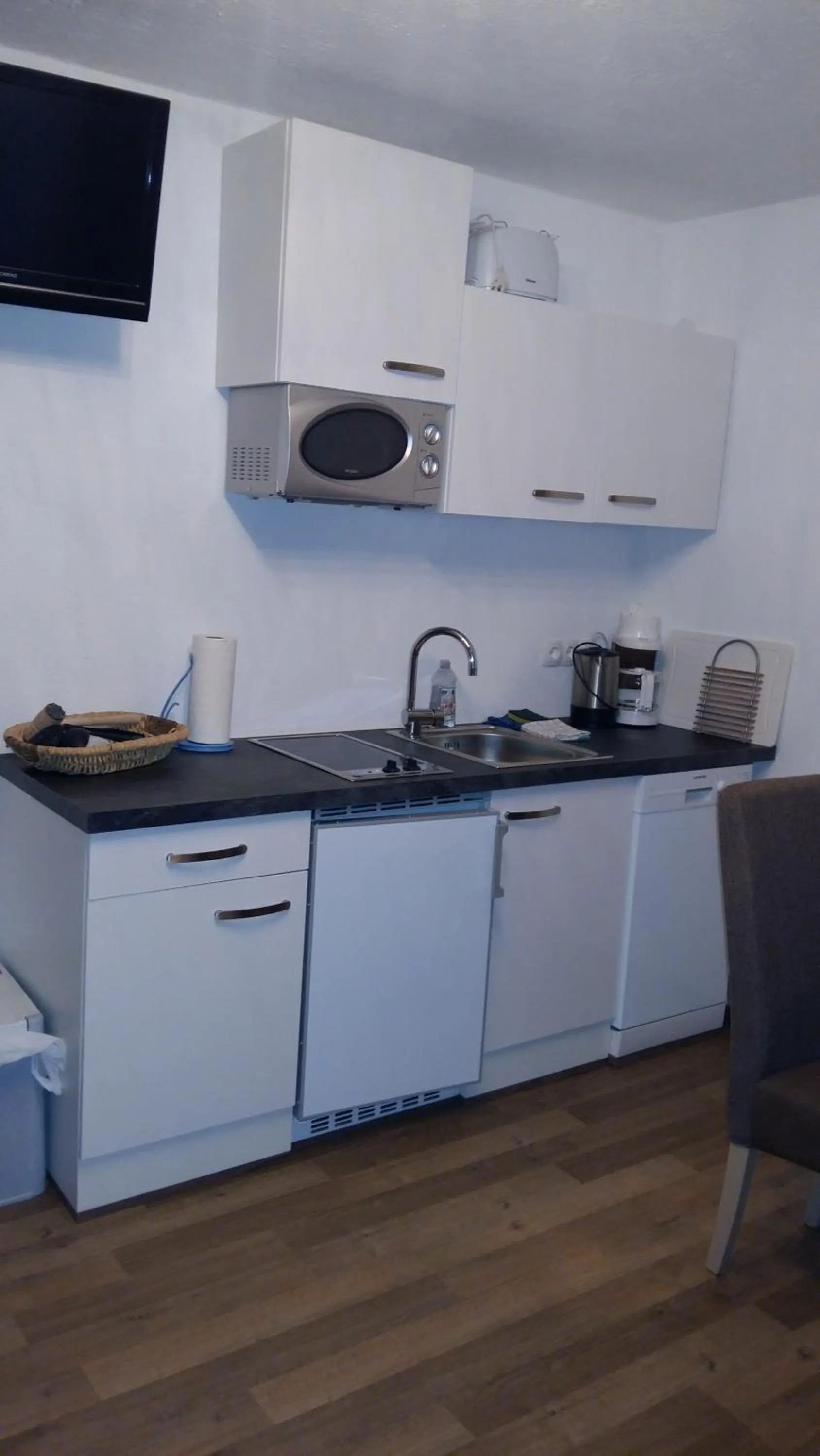 Kitchen or kitchenette in Haus Alpina