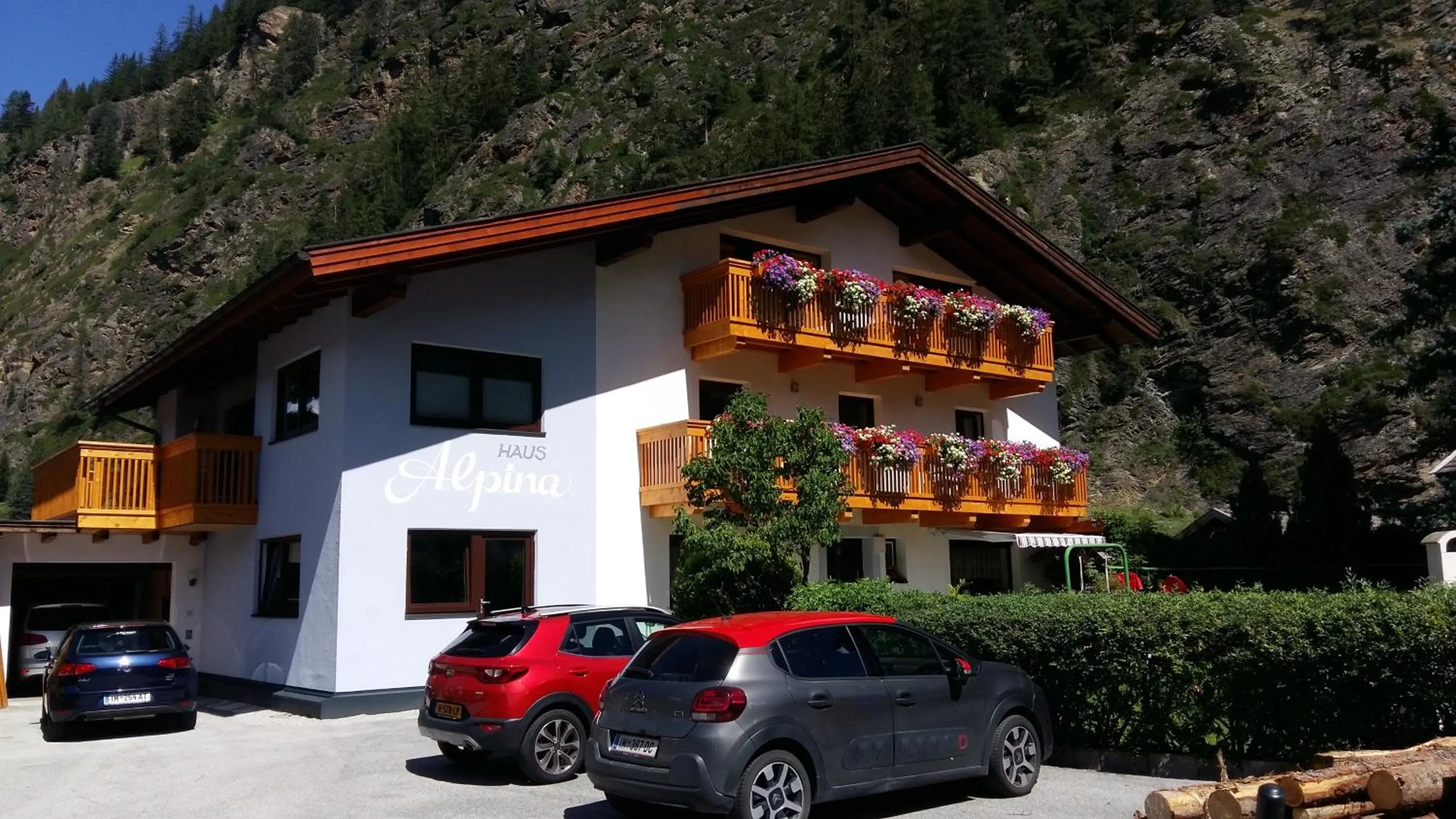 Property building in Haus Alpina