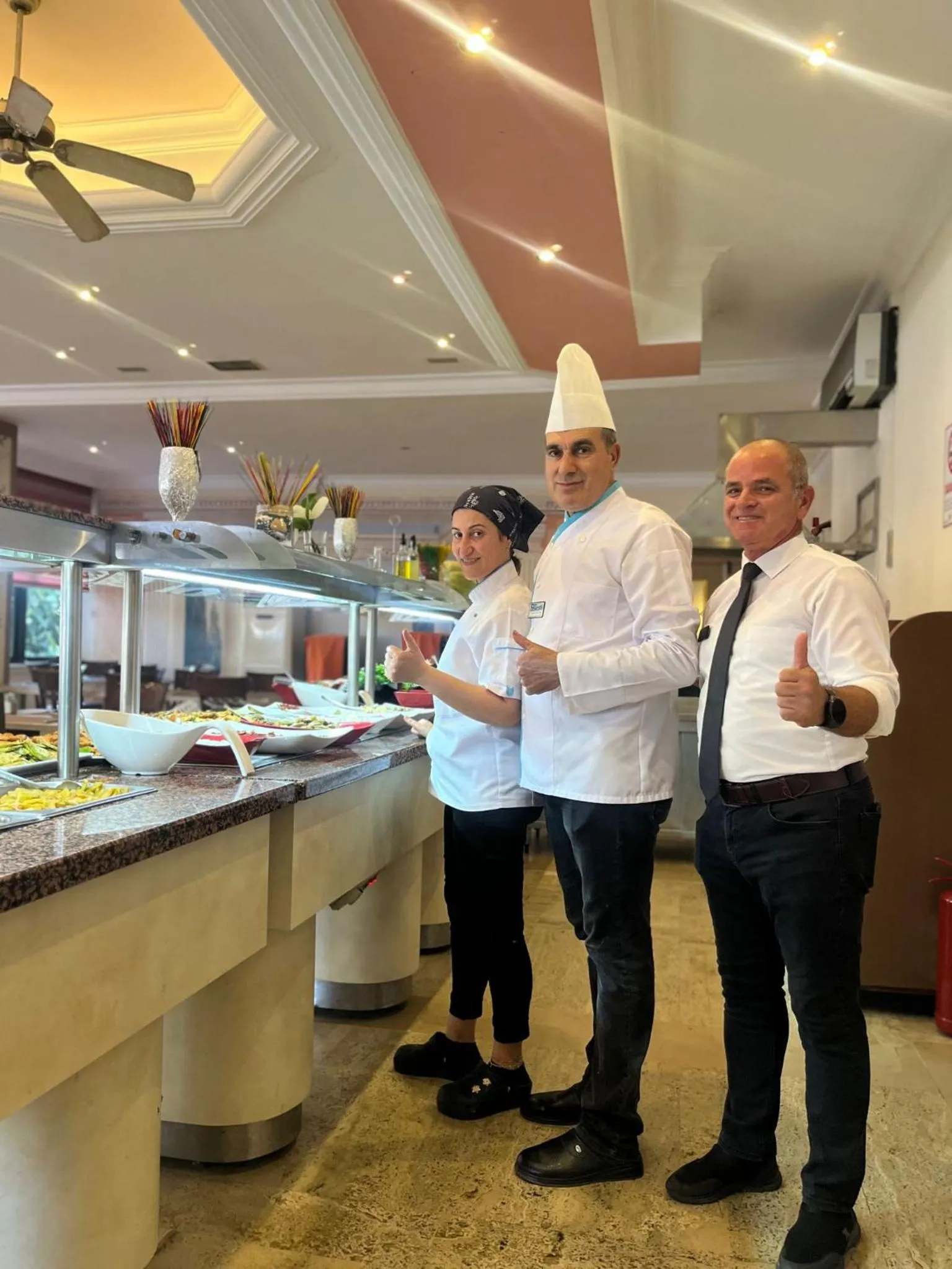 Restaurant/places to eat in Sesin Hotel