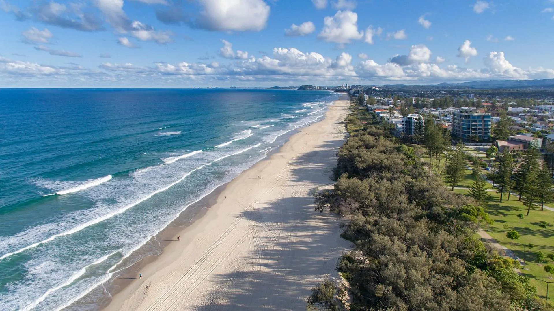 Beach in Oaks Gold Coast Calypso Plaza Suites
