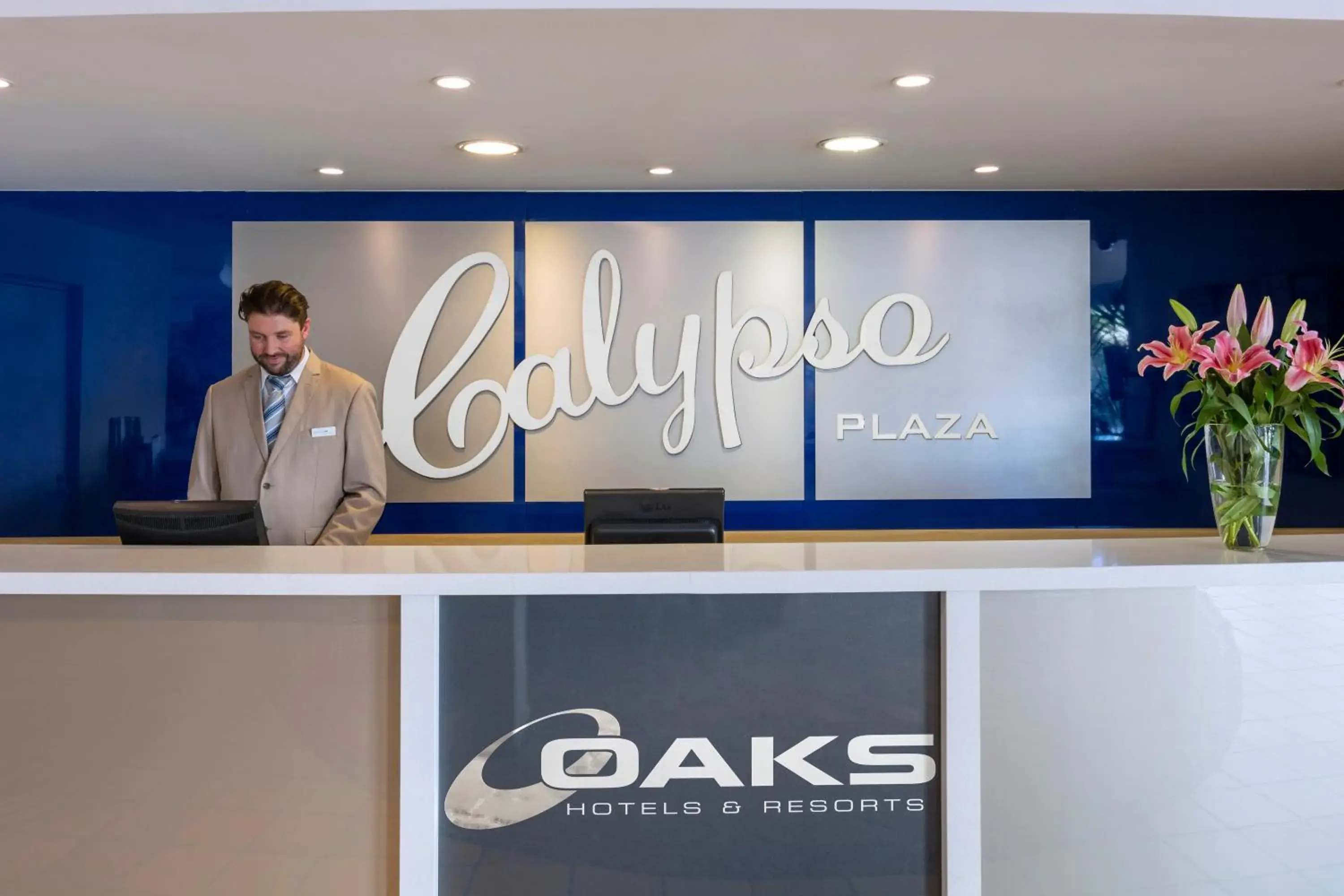 Lobby or reception in Oaks Gold Coast Calypso Plaza Suites Lobby or reception in Oaks Gold Coast Calypso Plaza Suites