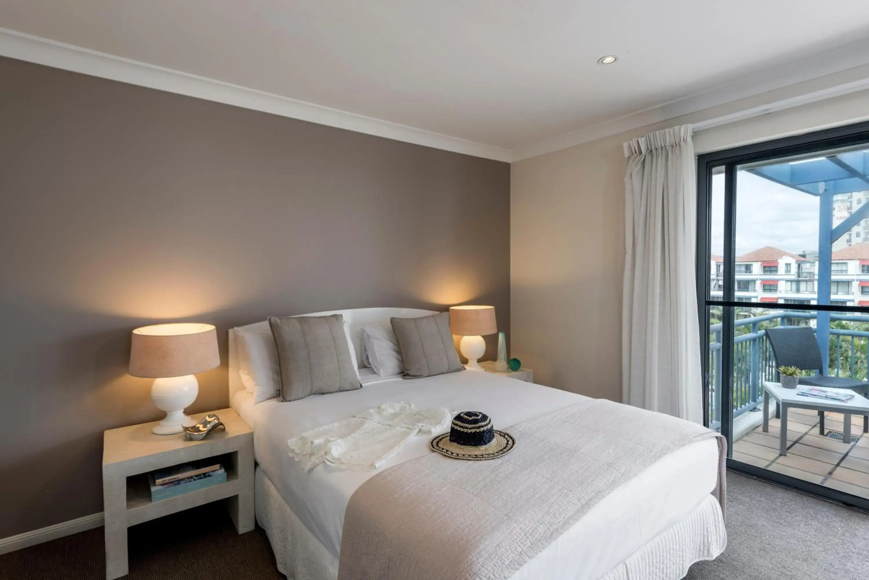 Bedroom, Bed in Oaks Gold Coast Calypso Plaza Suites Bedroom, Bed in Oaks Gold Coast Calypso Plaza Suites