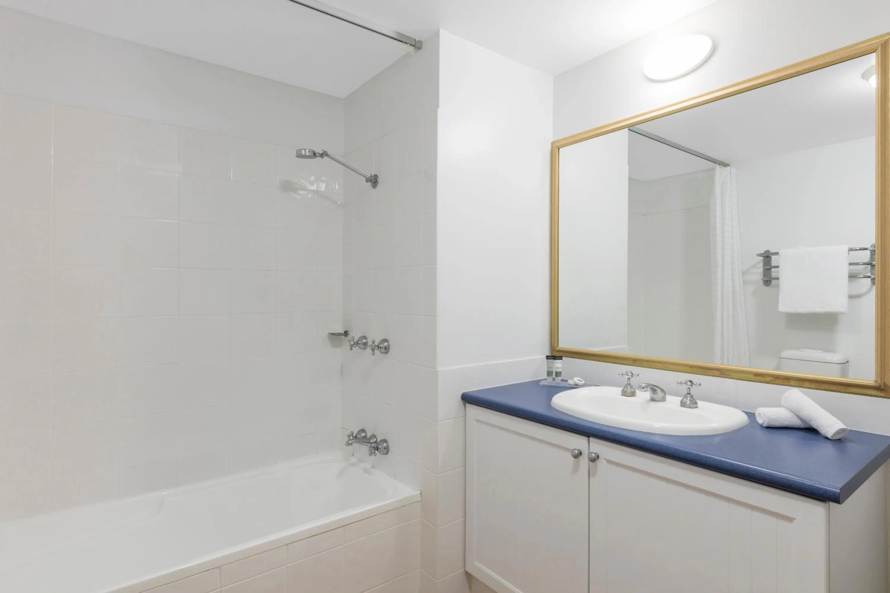 Bathroom in Oaks Gold Coast Calypso Plaza Suites