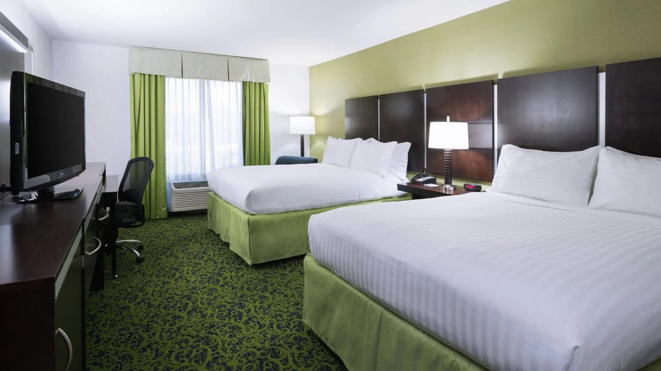 Photo of the whole room in Holiday Inn Express and Suites Stroudsburg-Poconos by IHG