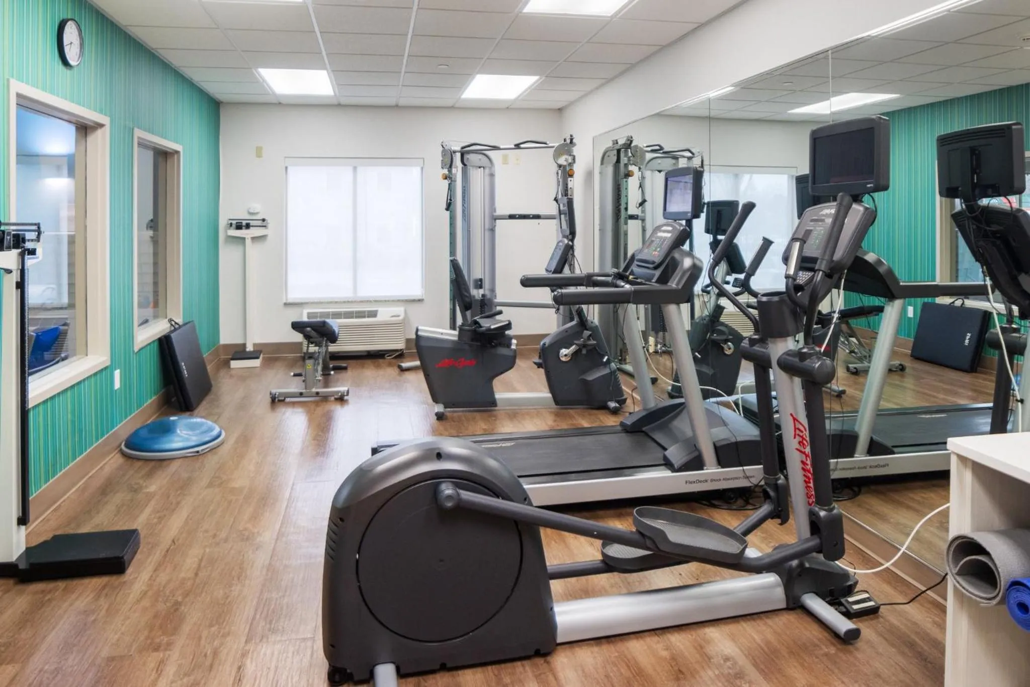 Fitness centre/facilities in Holiday Inn Express and Suites Stroudsburg-Poconos by IHG