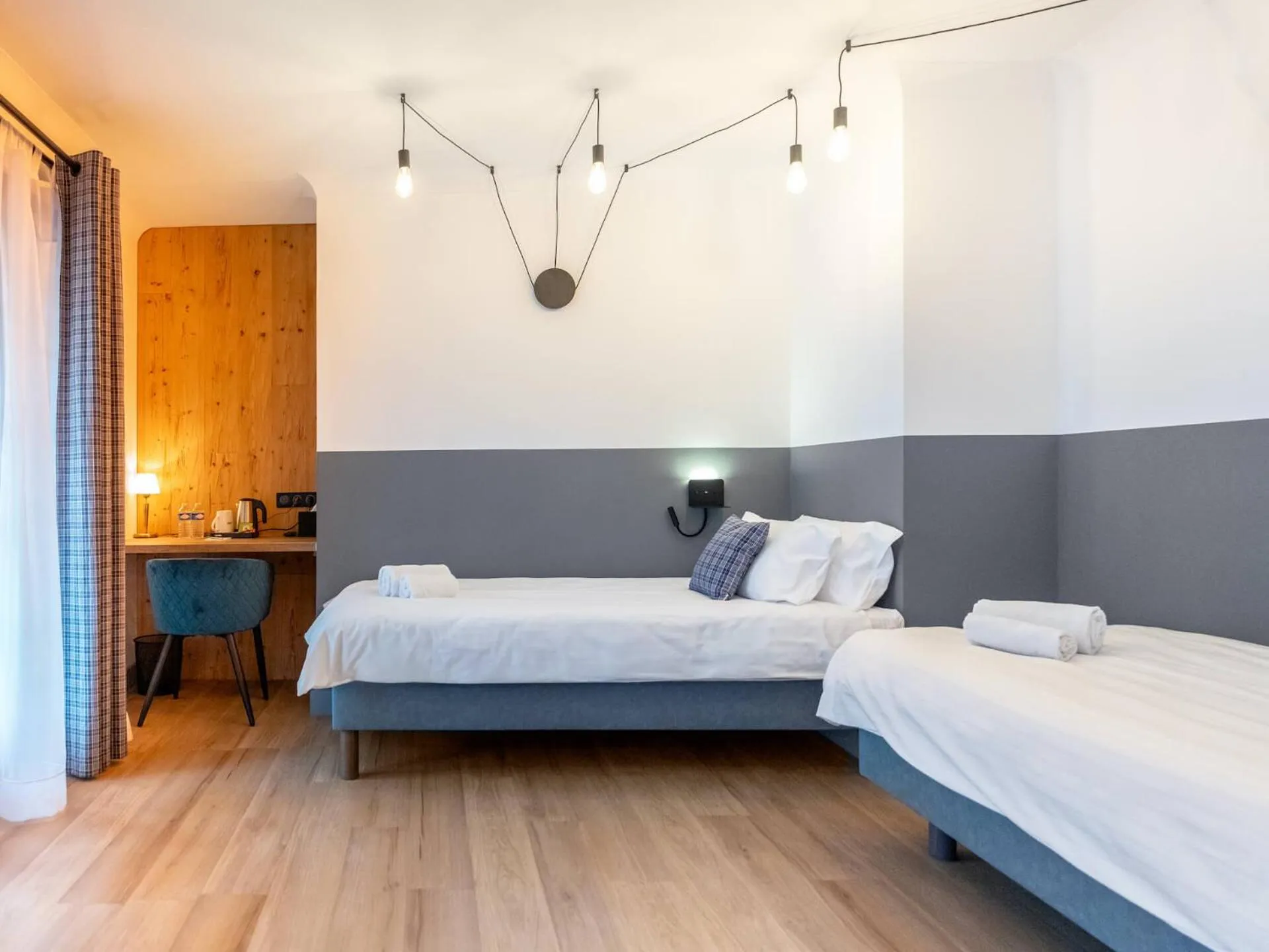 Property building, Bed in Hôtel au Heimbach