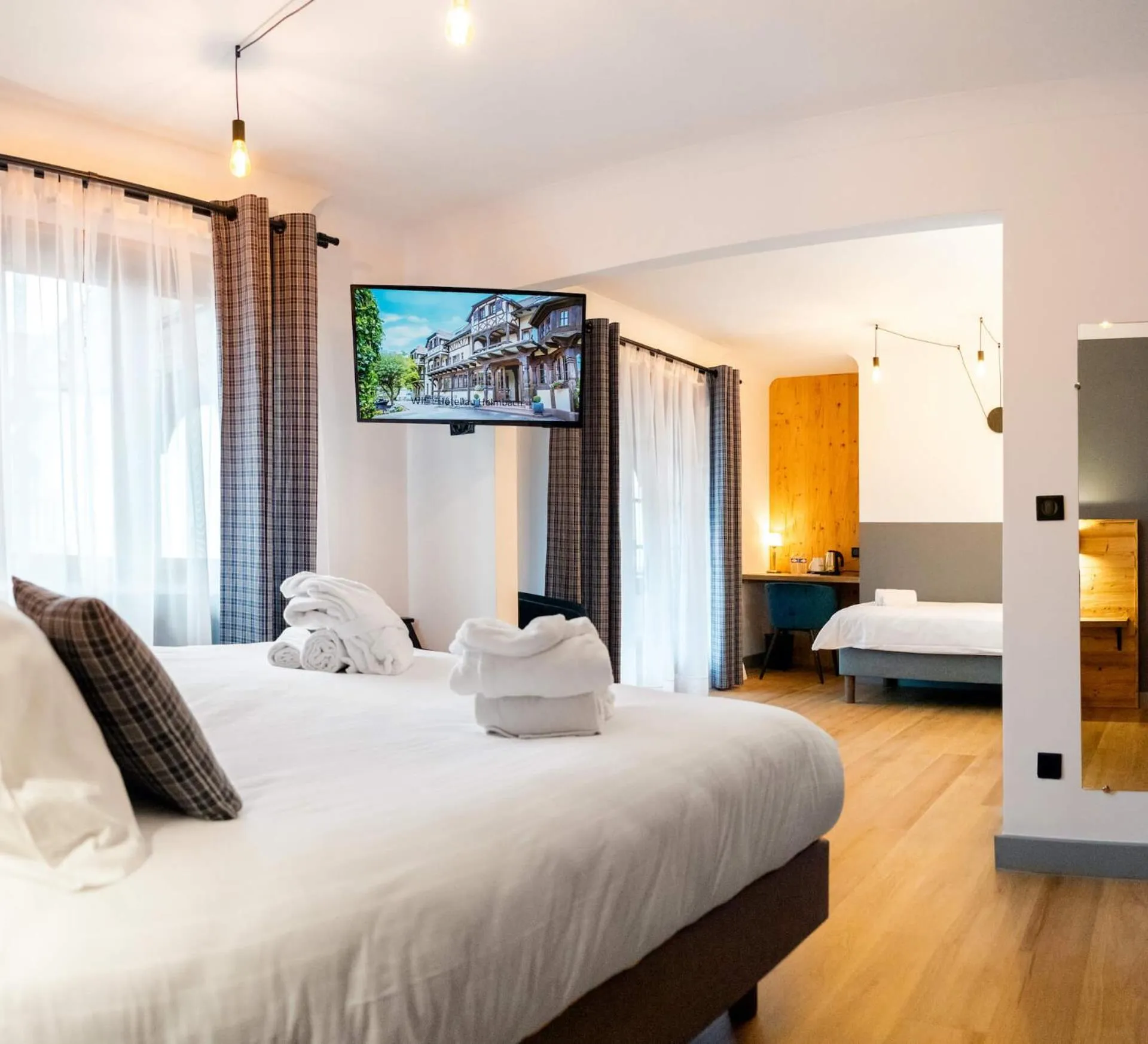 Property building, Bed in Hôtel au Heimbach