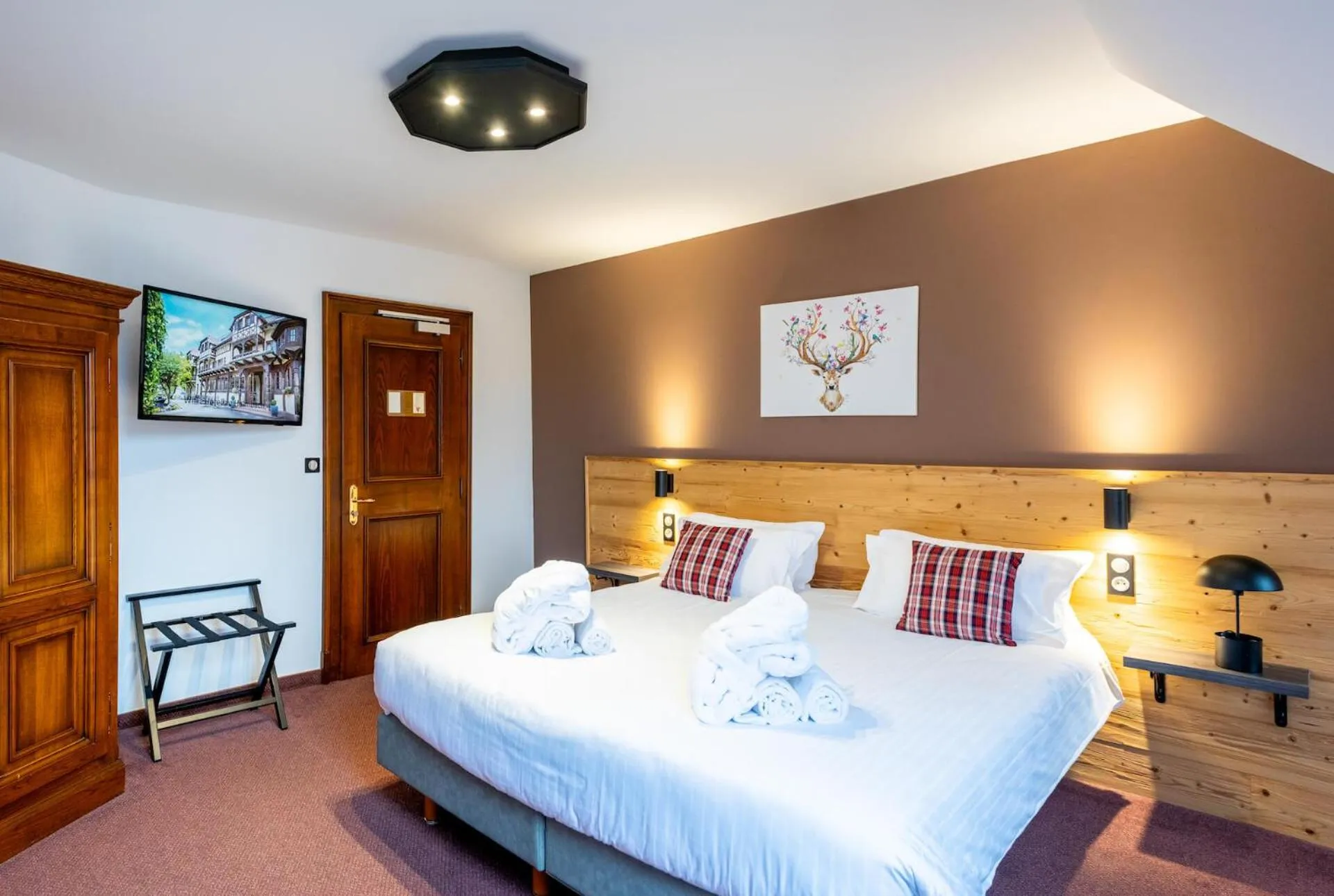 Property building, Bed in Hôtel au Heimbach