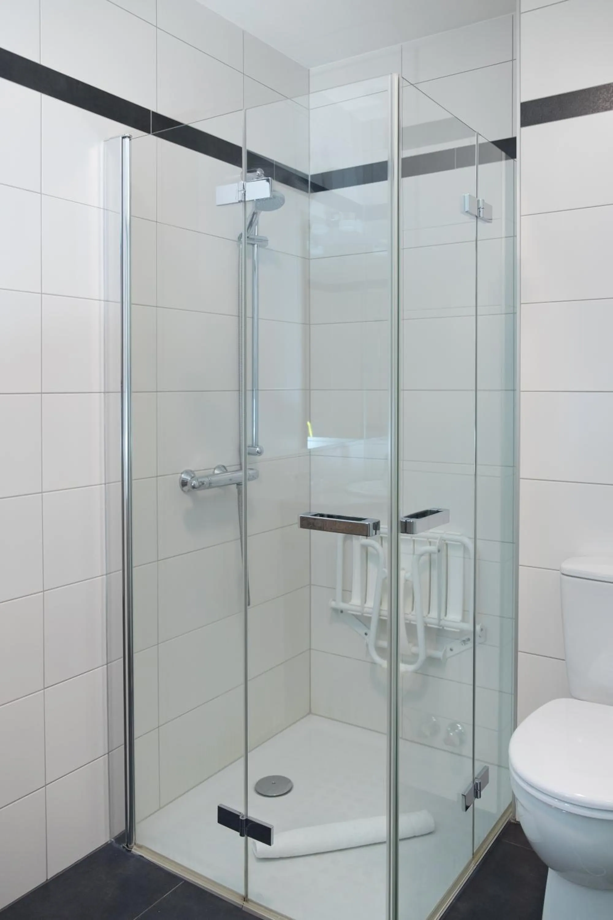 Shower in Hôtel au Heimbach