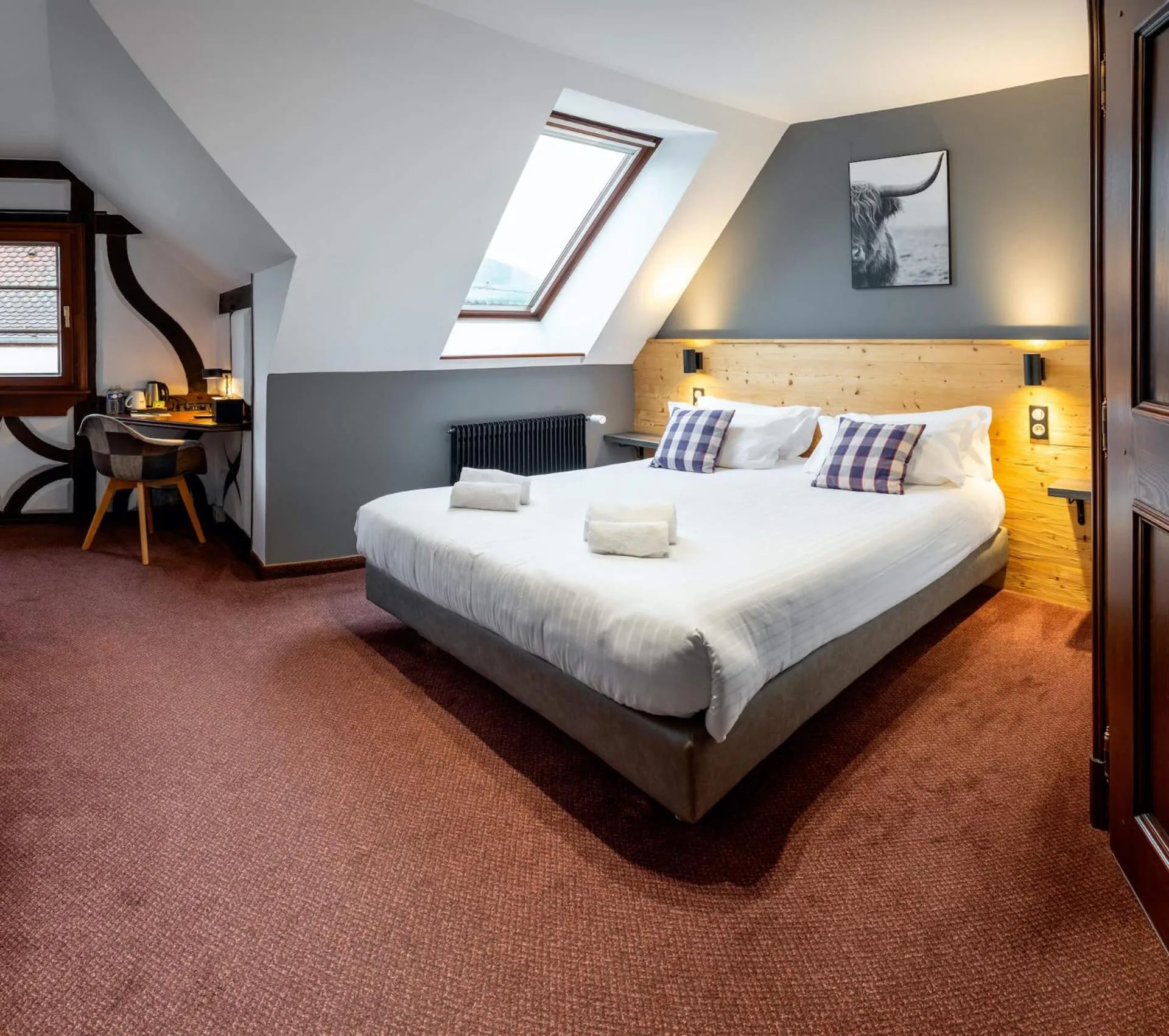 Property building, Bed in Hôtel au Heimbach