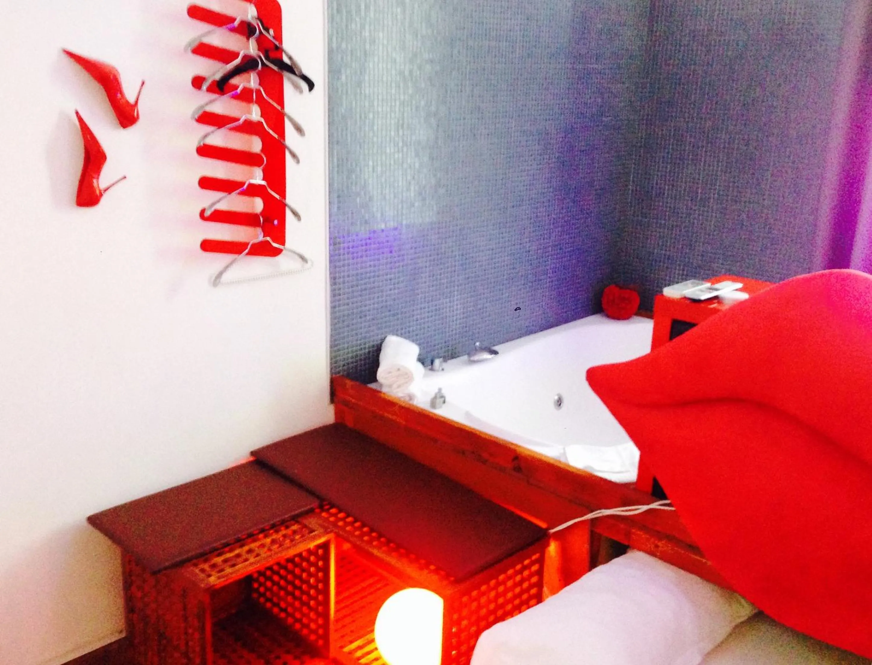 Decorative detail, Bed in Jacuzzi Rooms