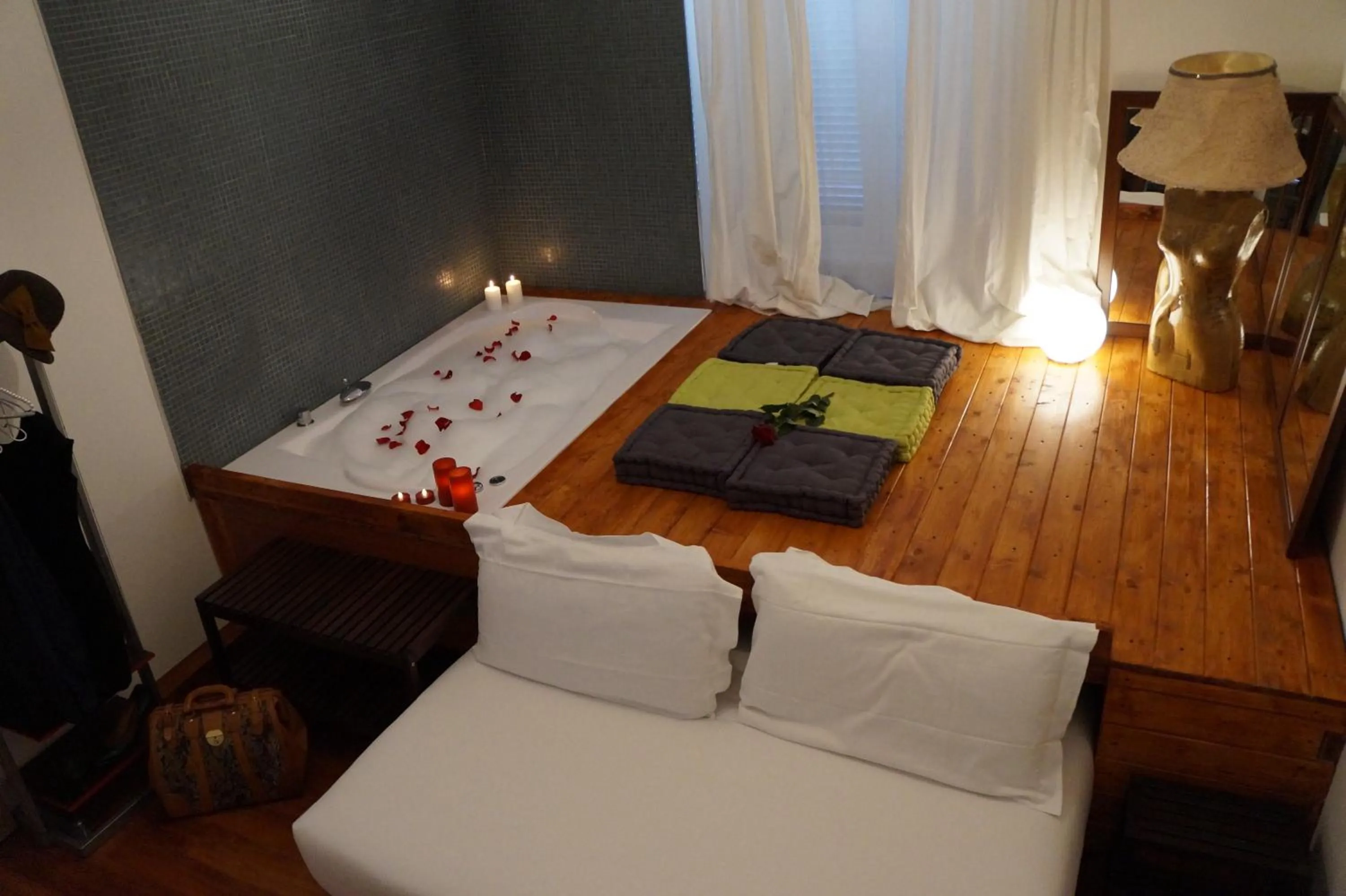 Hot Tub in Jacuzzi Rooms