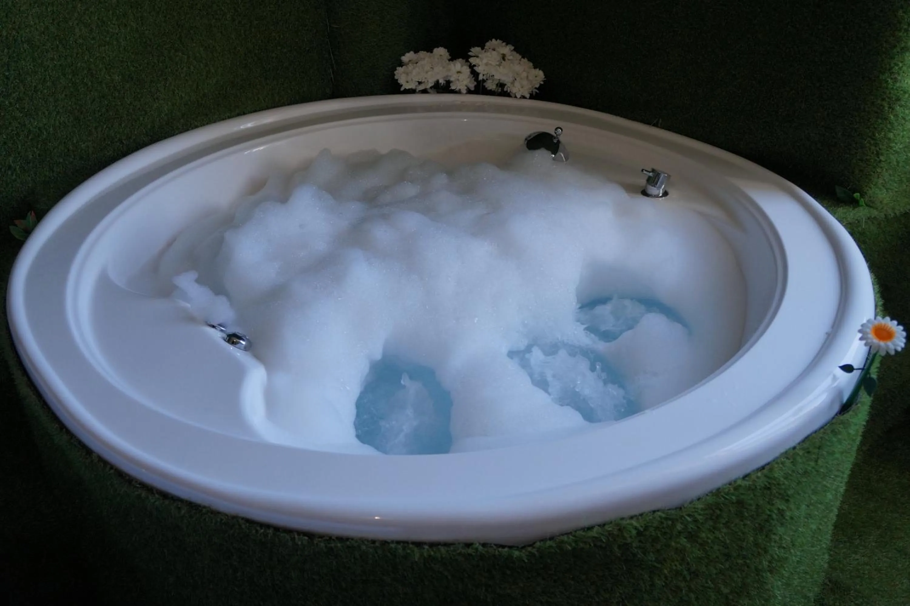 Hot Tub in Jacuzzi Rooms