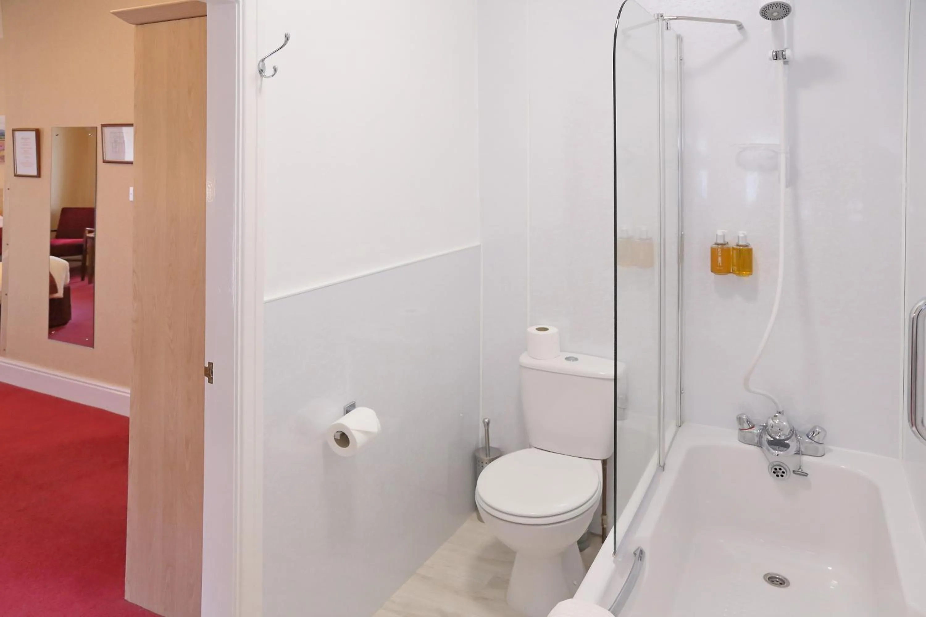 Bathroom in Saxonville Hotel