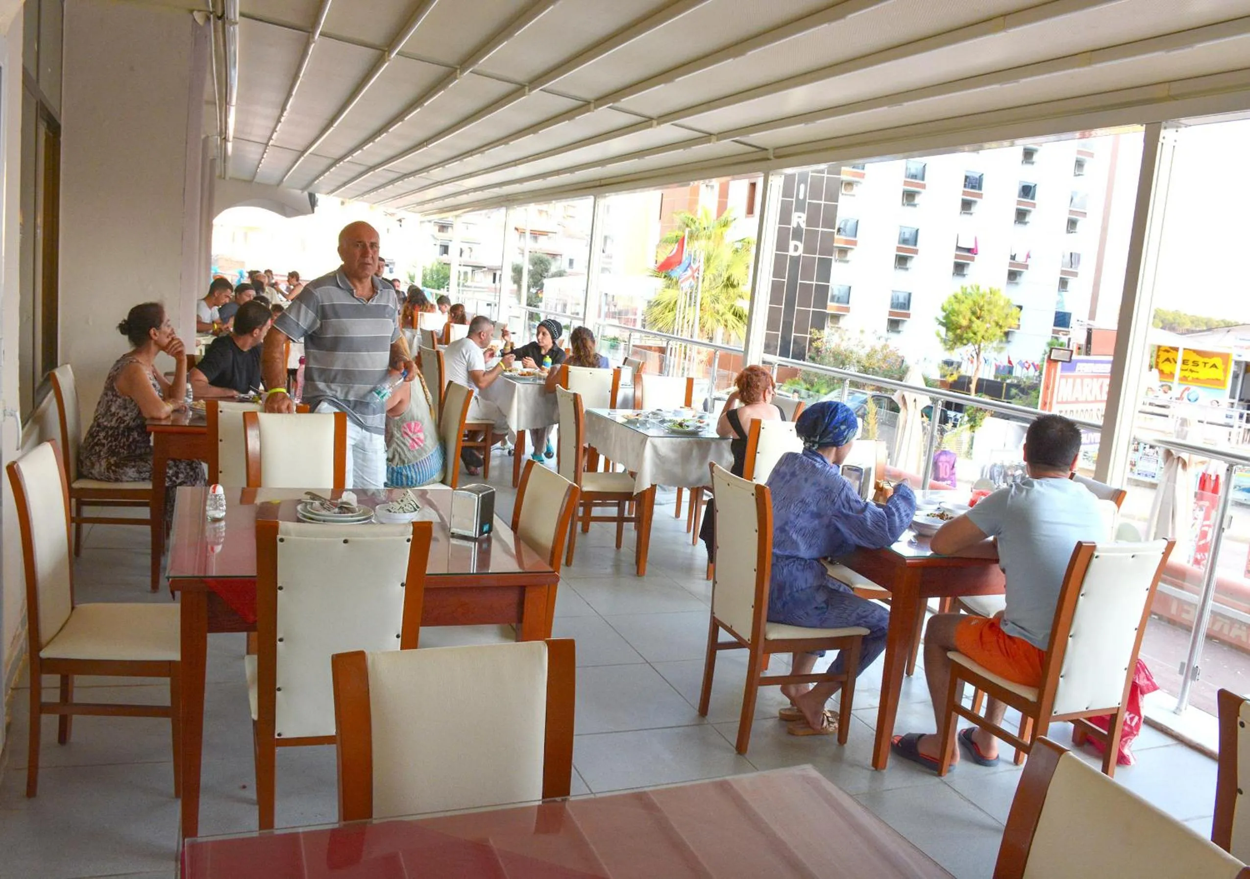 Restaurant/places to eat in Hotel First Class Didim