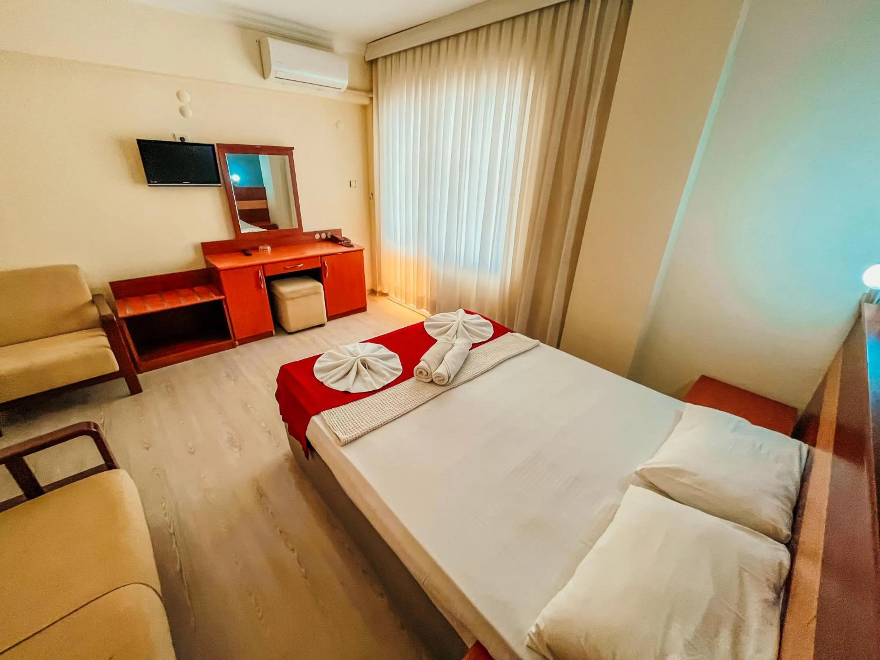 Bed in Hotel First Class Didim