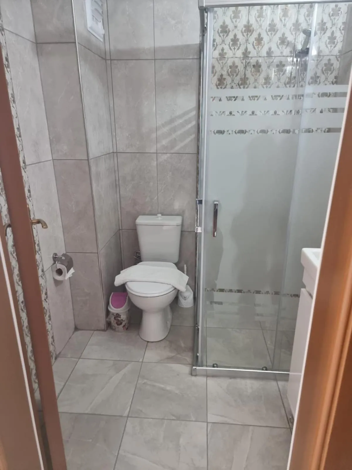 Shower in Hotel First Class Didim