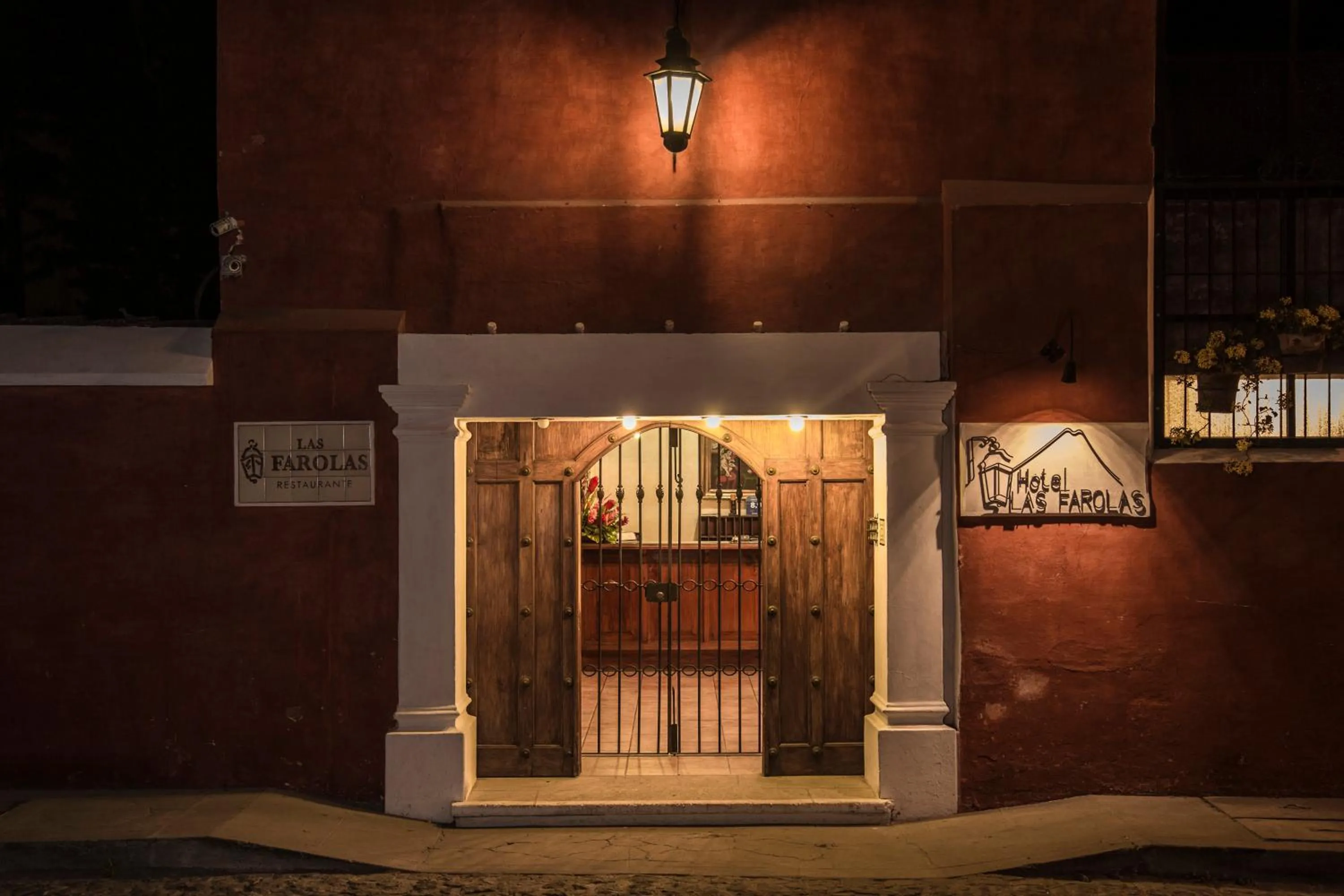 Property building in Hotel Las Farolas