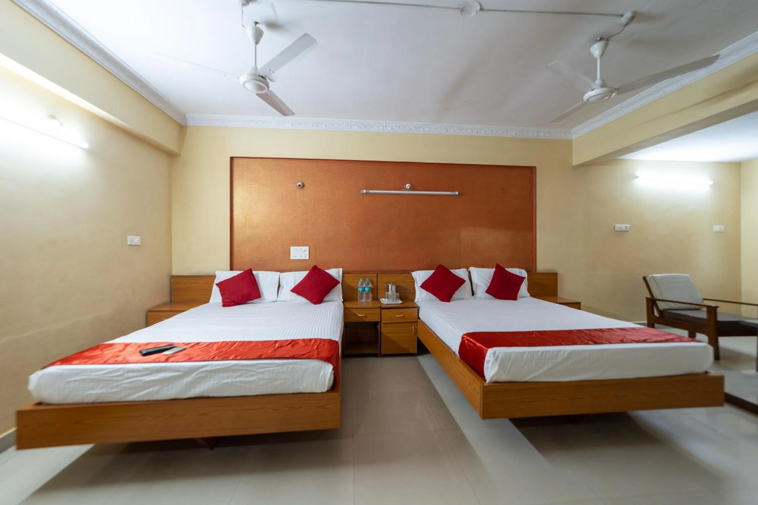 Bed in Hotel Surya Residency Majestic
