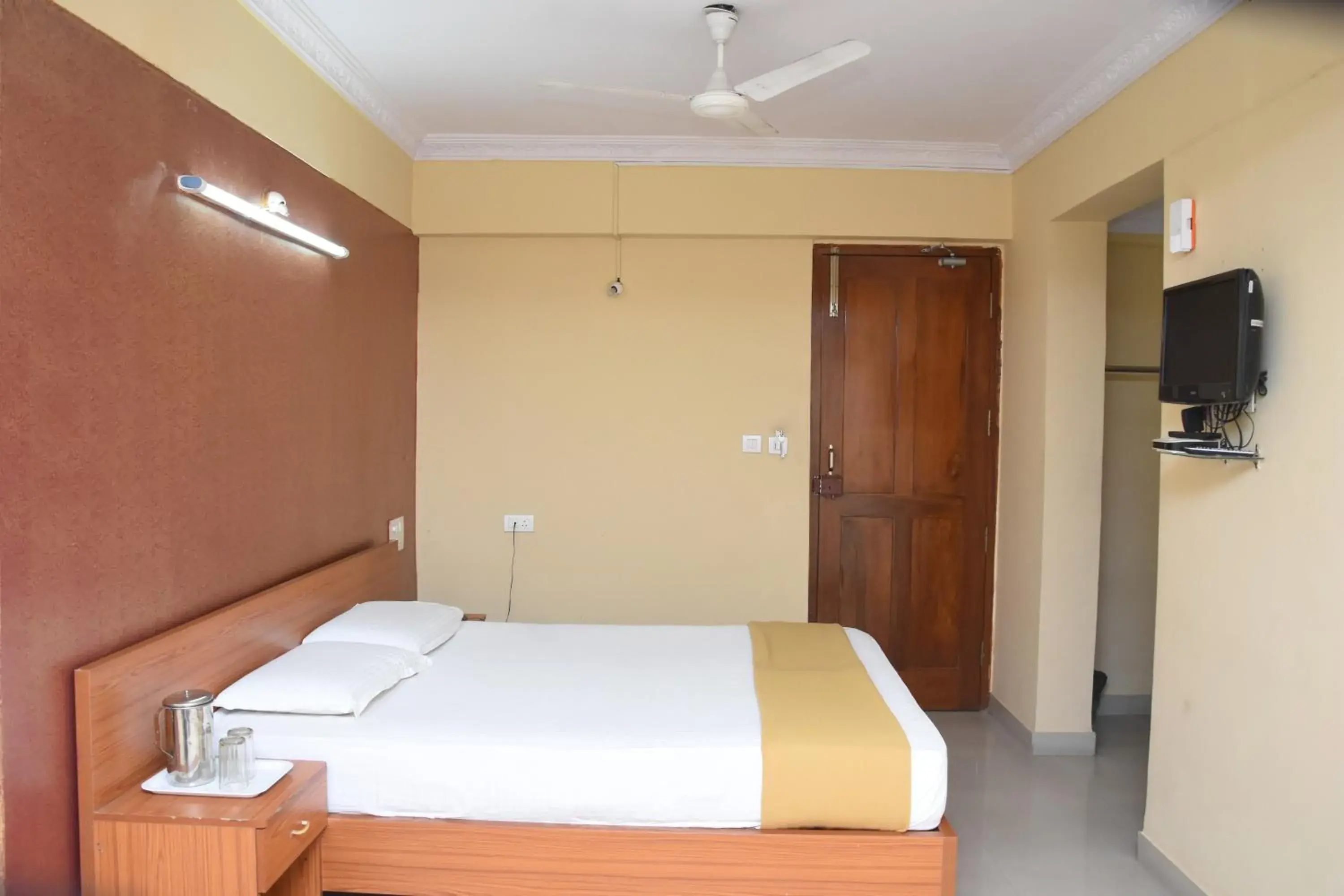 Bed in Hotel Surya Residency Majestic Bed in Hotel Surya Residency Majestic